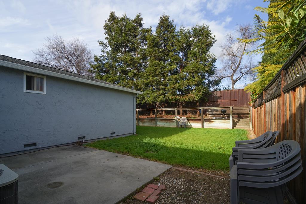 5194 Running Bear DR