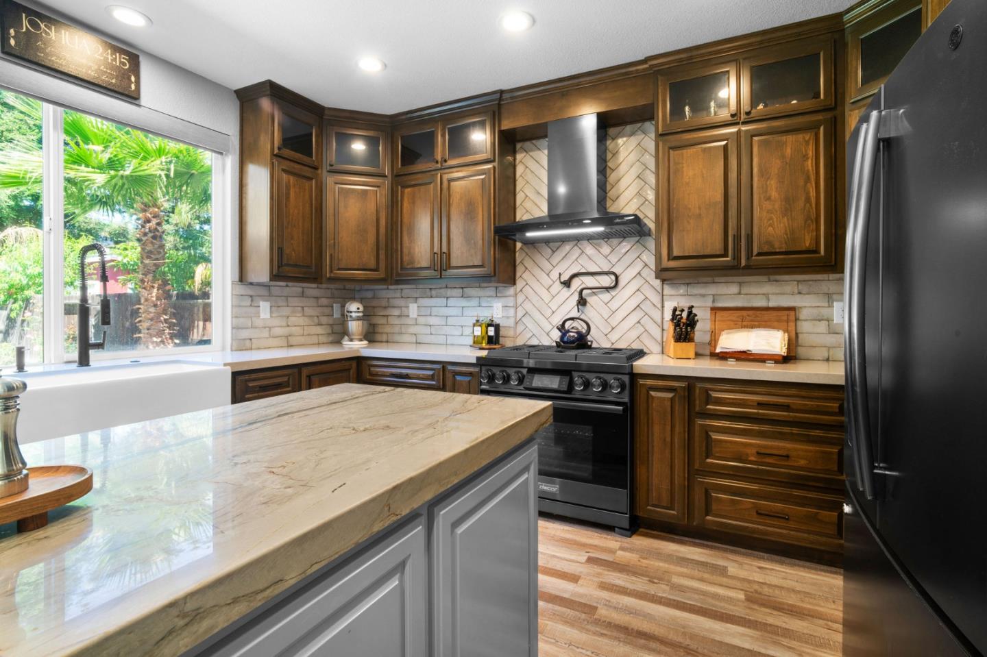 4637 Glenbrook Drive