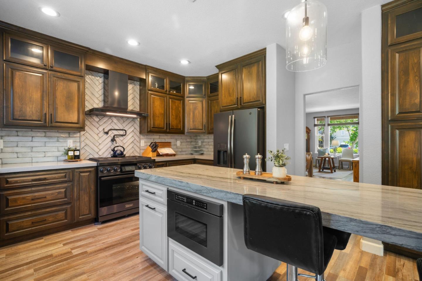 4637 Glenbrook Drive