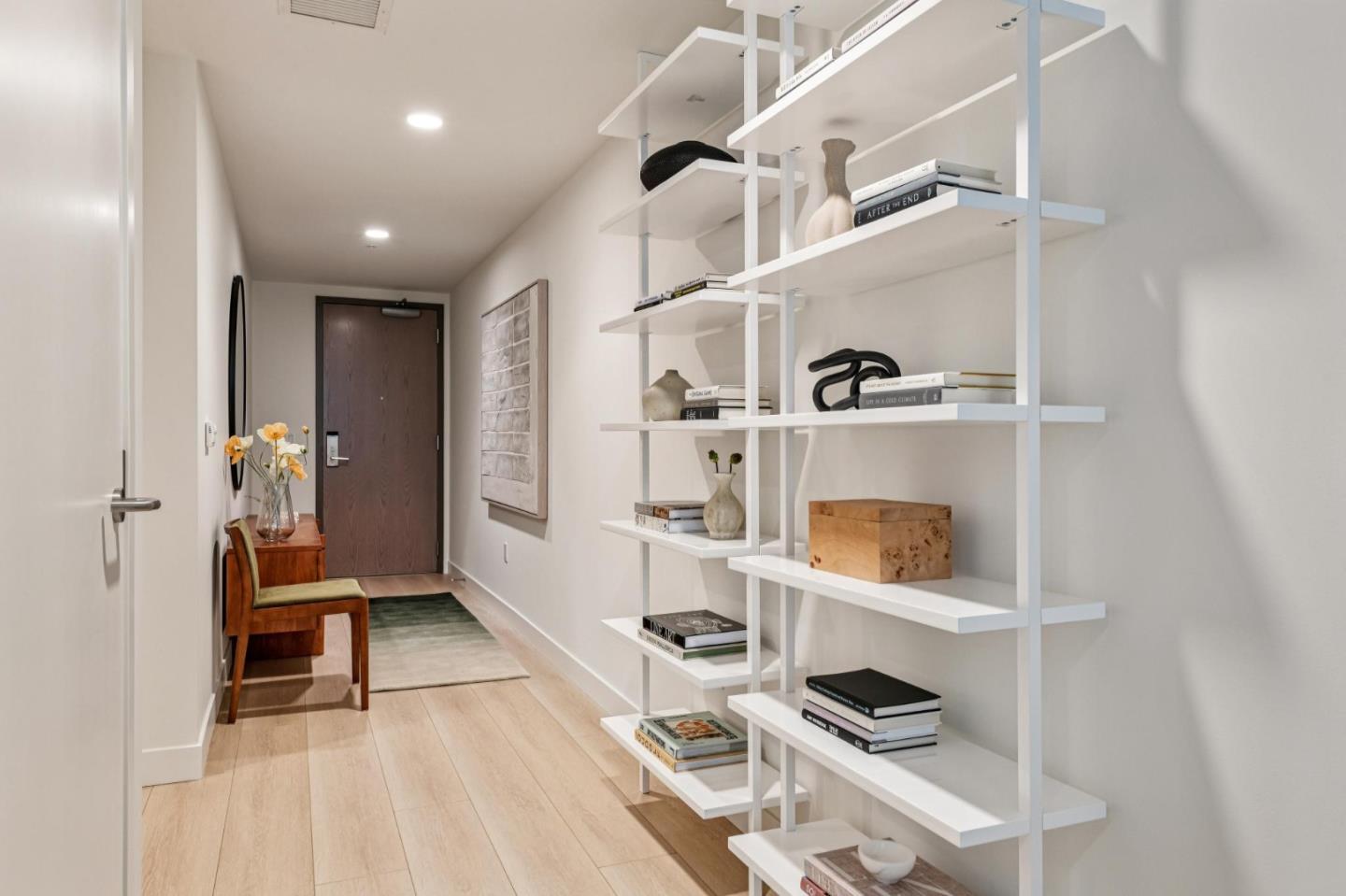 188 W Saint James ST 10515