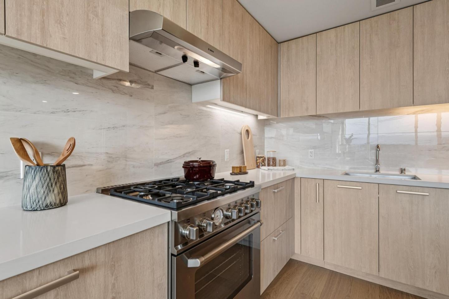 188 W Saint James ST 10515