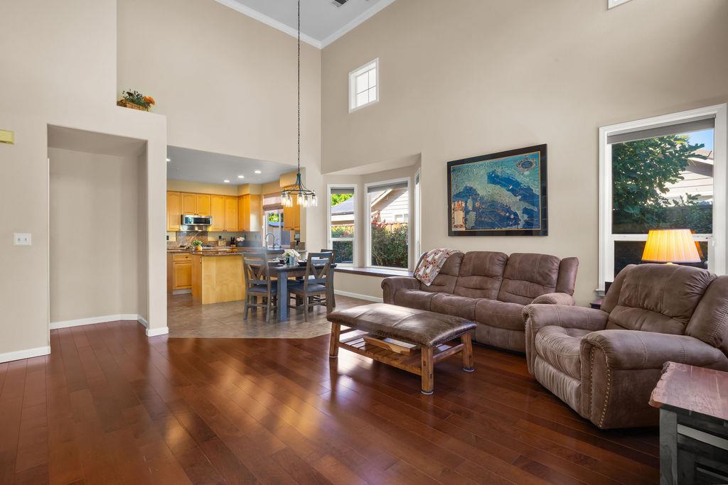 5569 Arlene WAY
