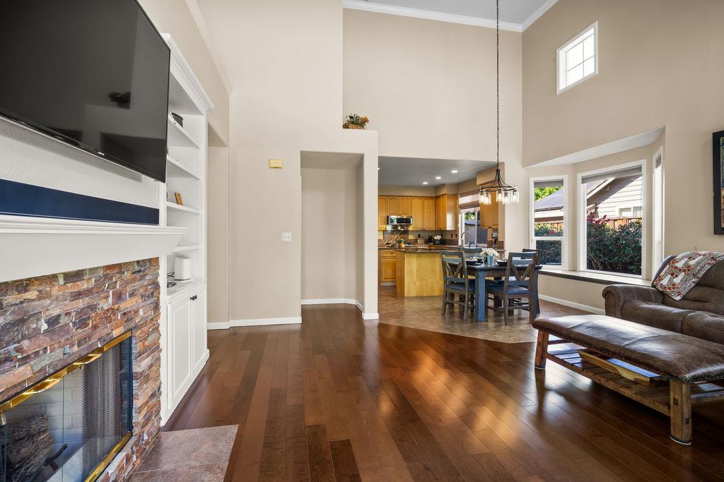 5569 Arlene WAY