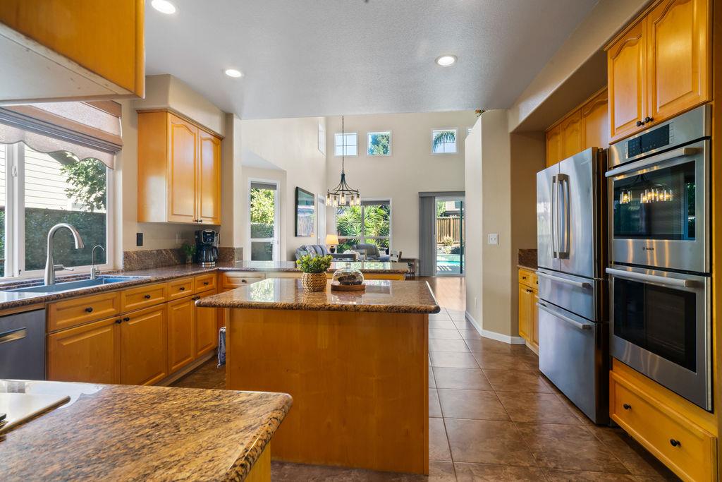 5569 Arlene WAY