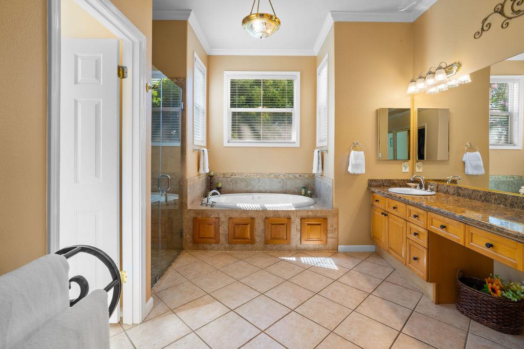 5569 Arlene WAY