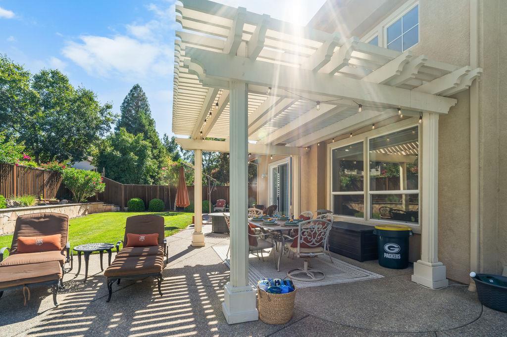 5569 Arlene WAY