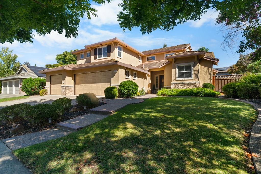 5569 Arlene WAY