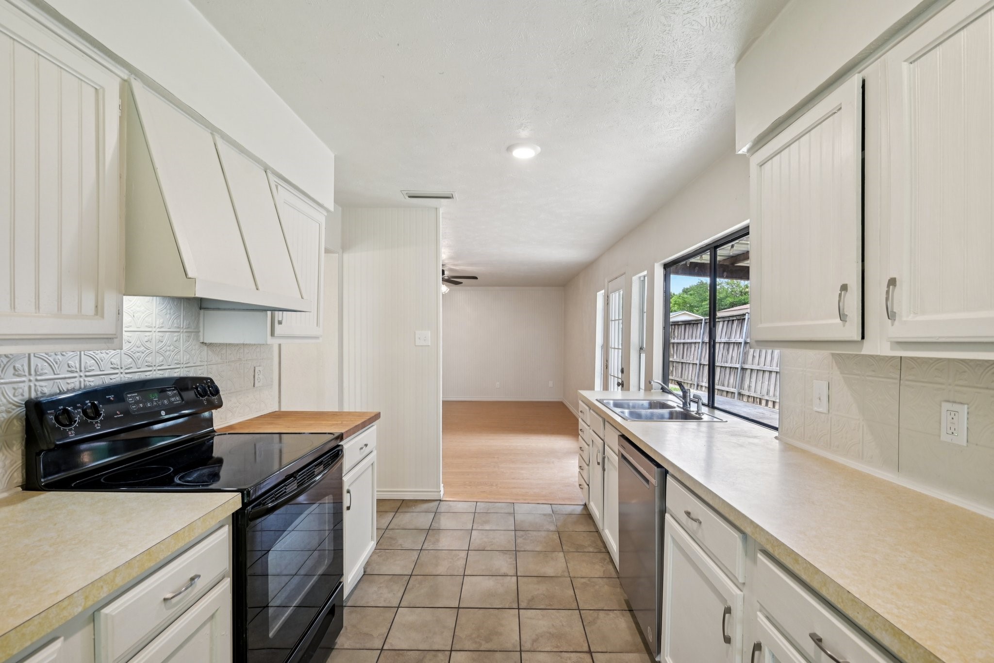 2622 Riviera Drive