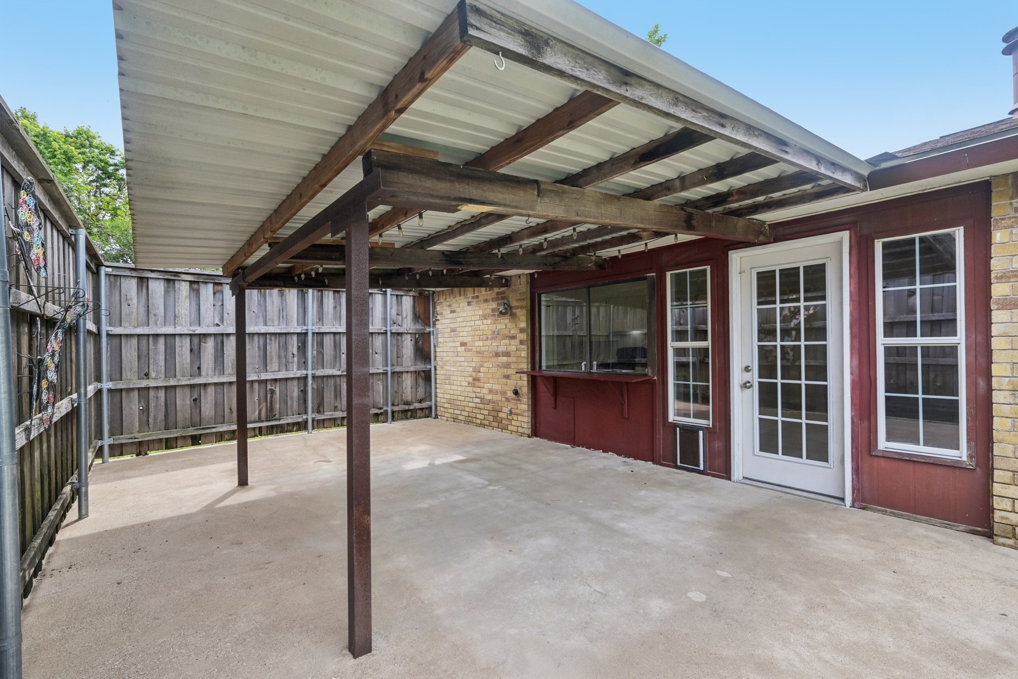 2622 Riviera Drive