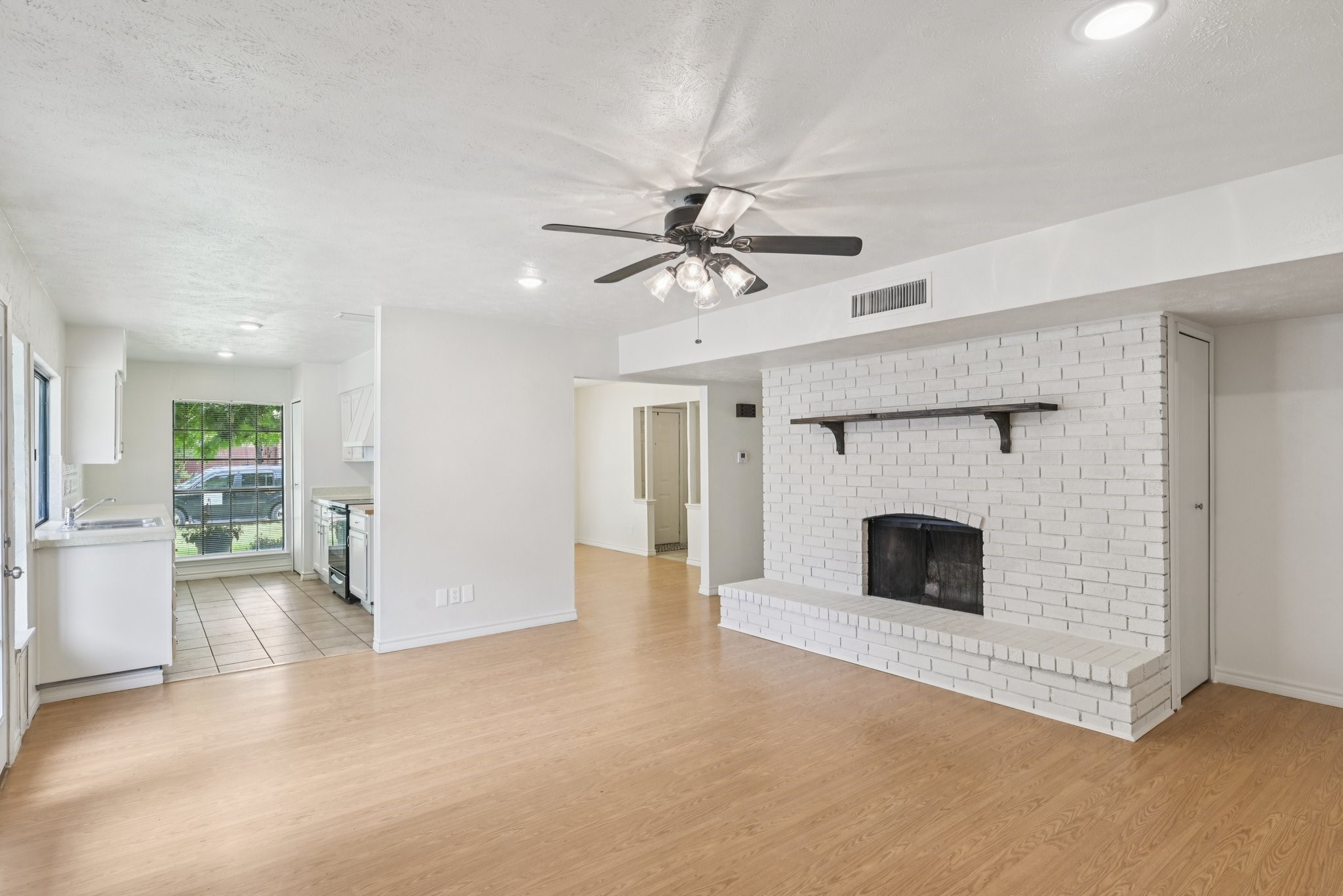 2622 Riviera Drive