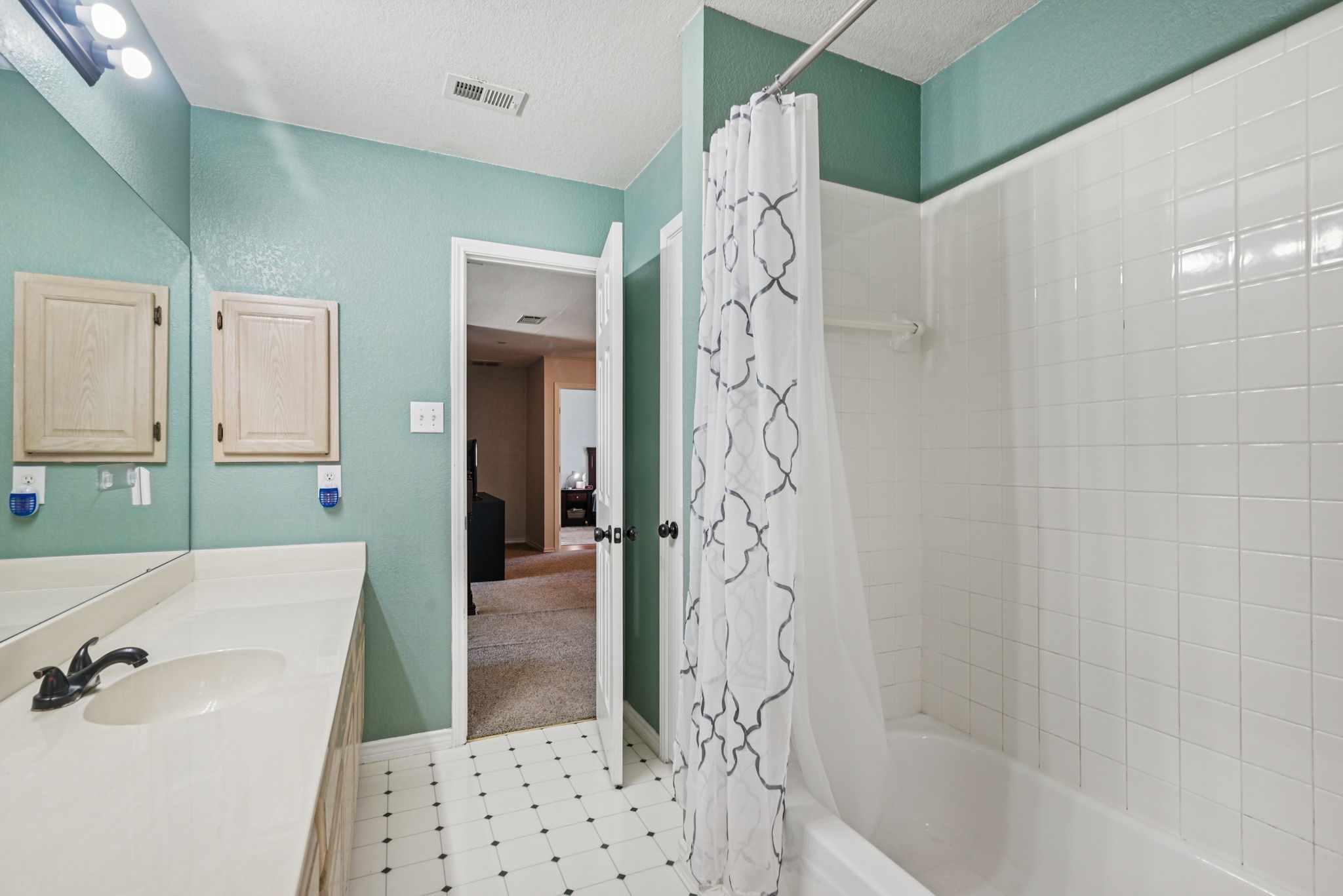 706 White Oak Street