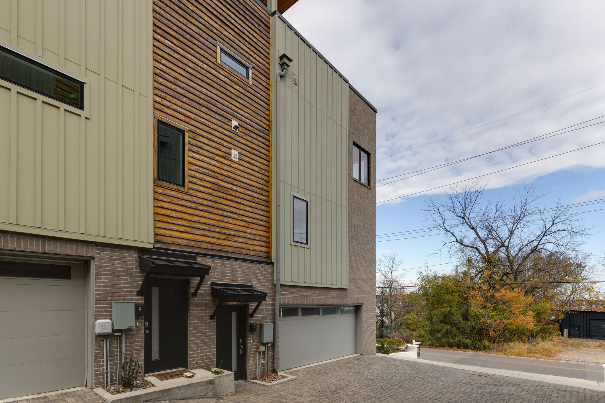 2513 White Ave Unit: 1