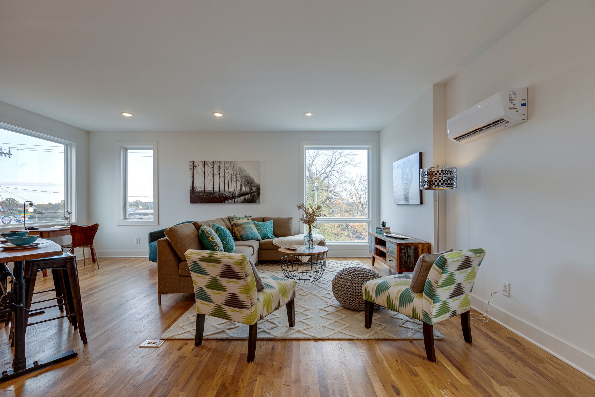 2513 White Ave Unit: 1