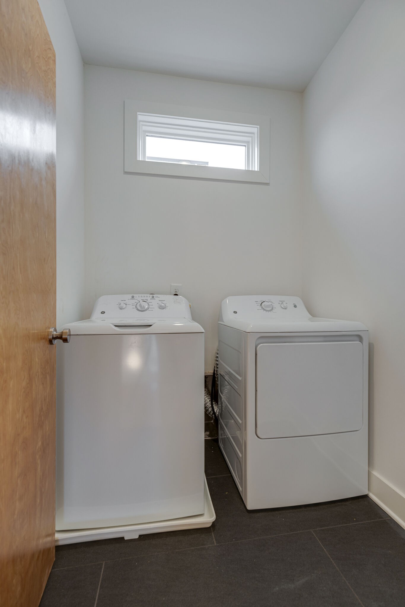 2513 White Ave Unit: 1