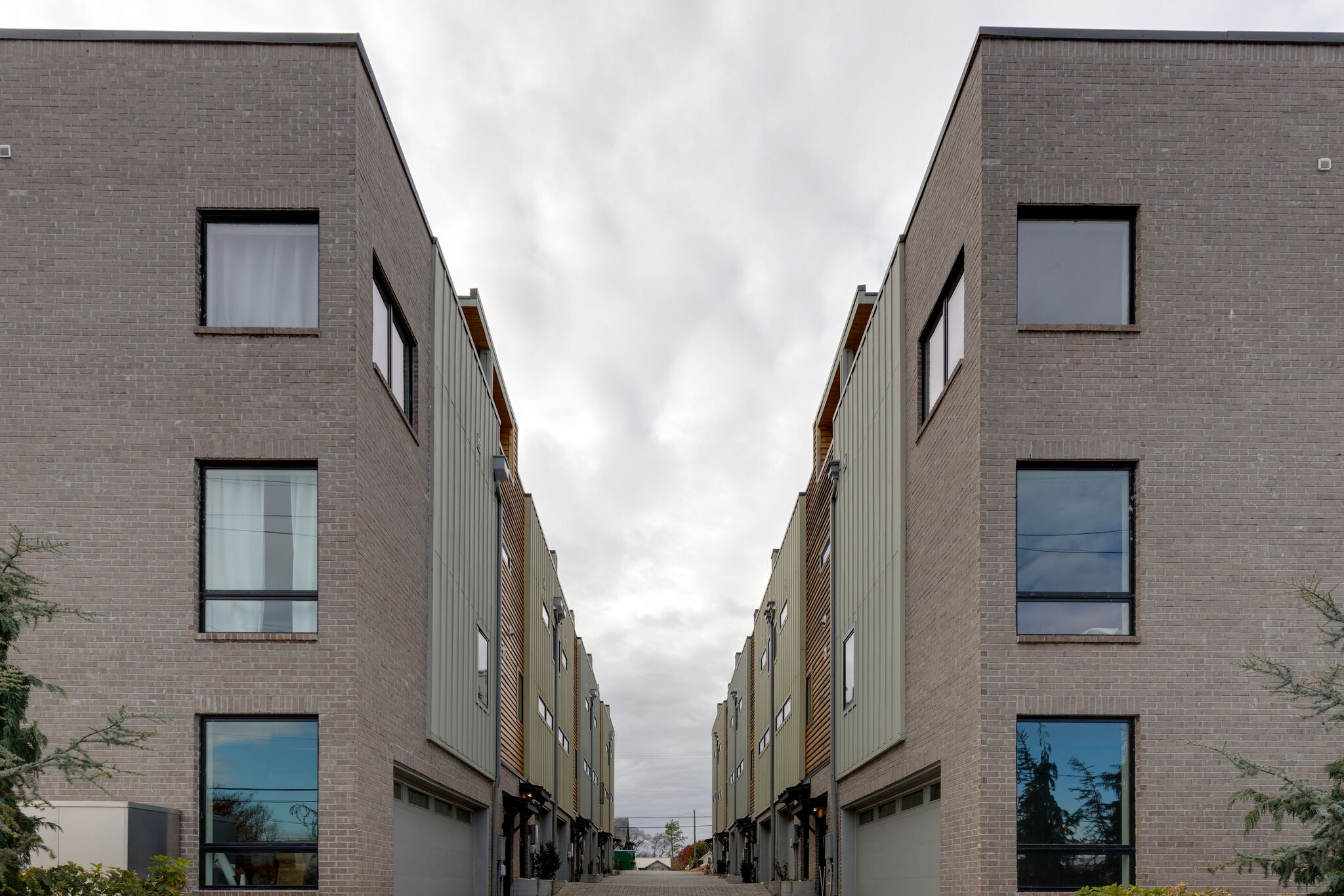 2513 White Ave Unit: 1
