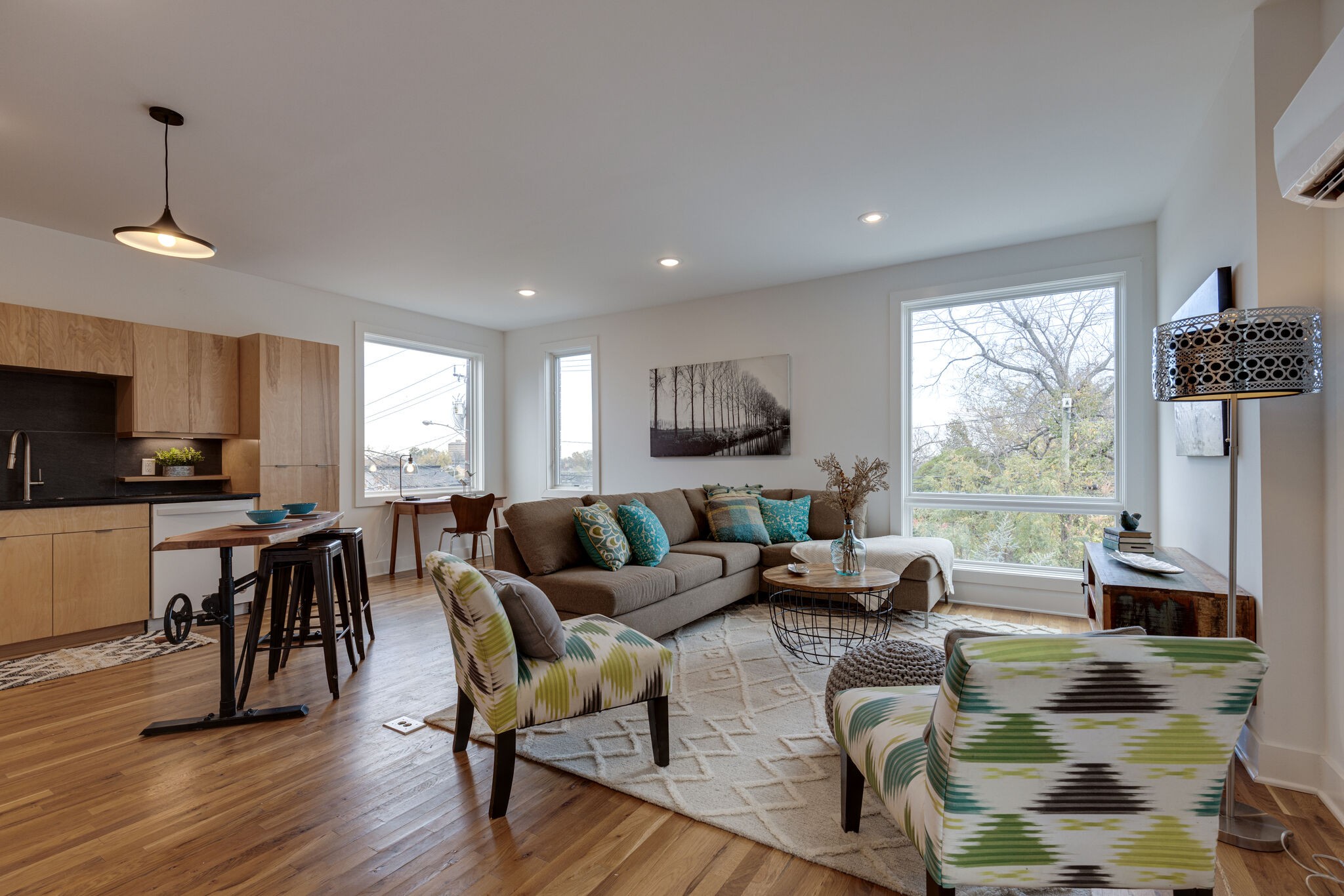 2513 White Ave Unit: 1