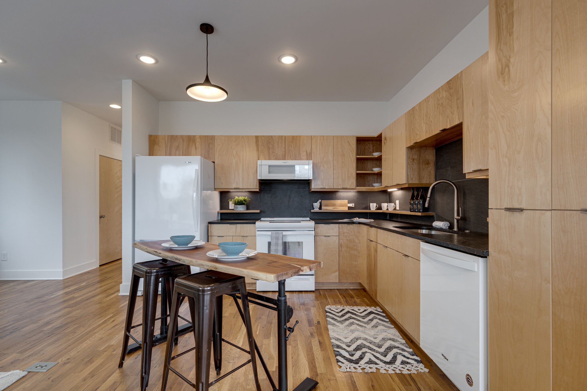 2513 White Ave Unit: 1