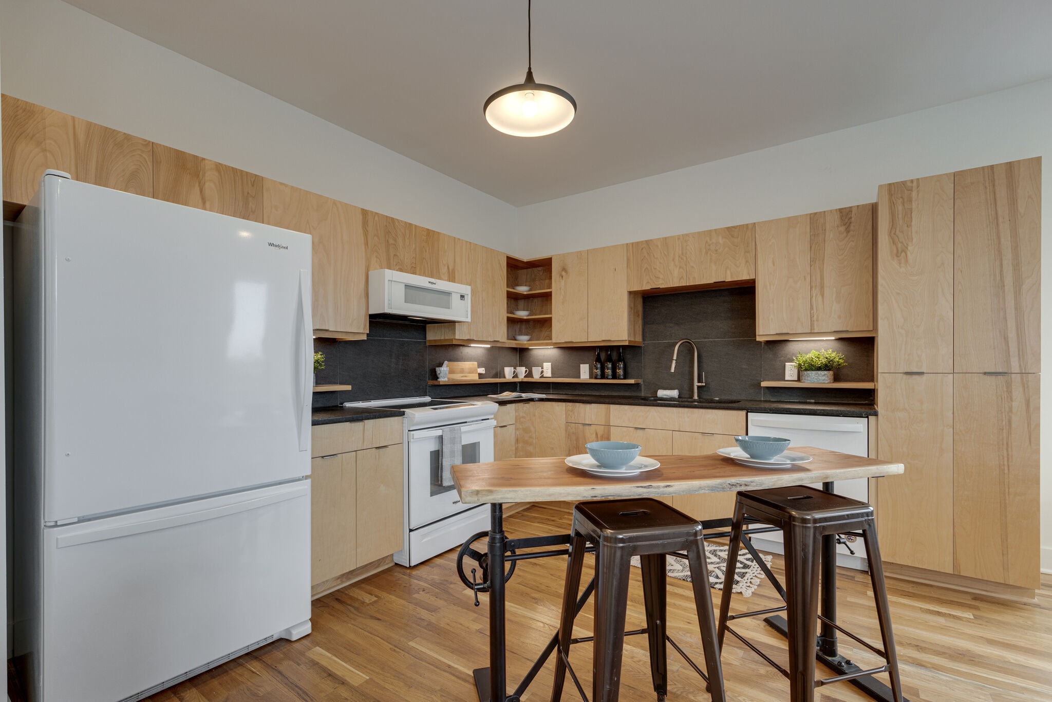 2513 White Ave Unit: 1