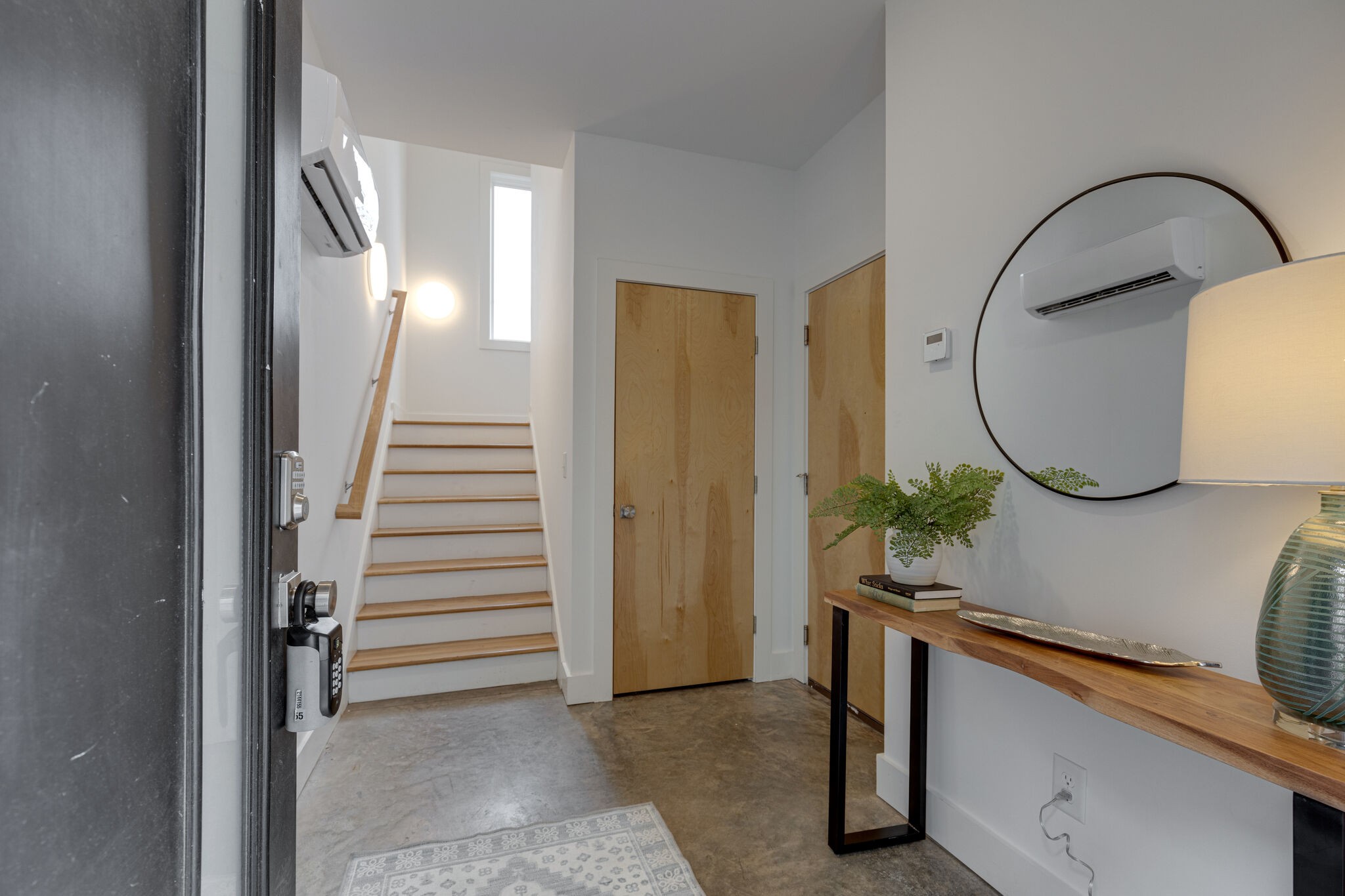 2513 White Ave Unit: 1