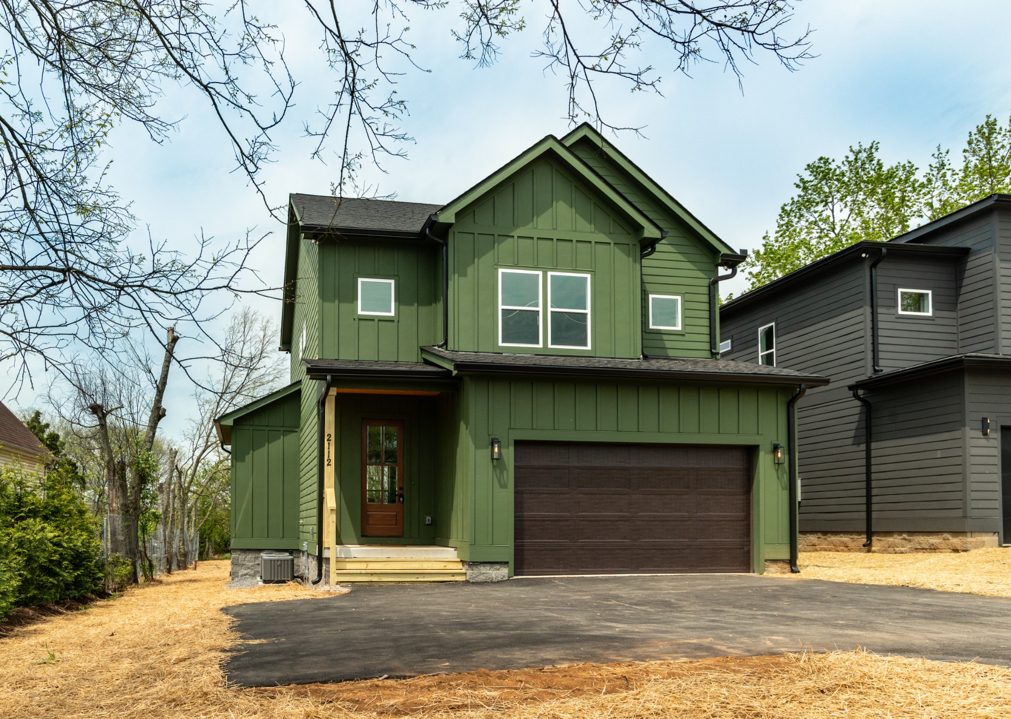 2112 E Hill Dr