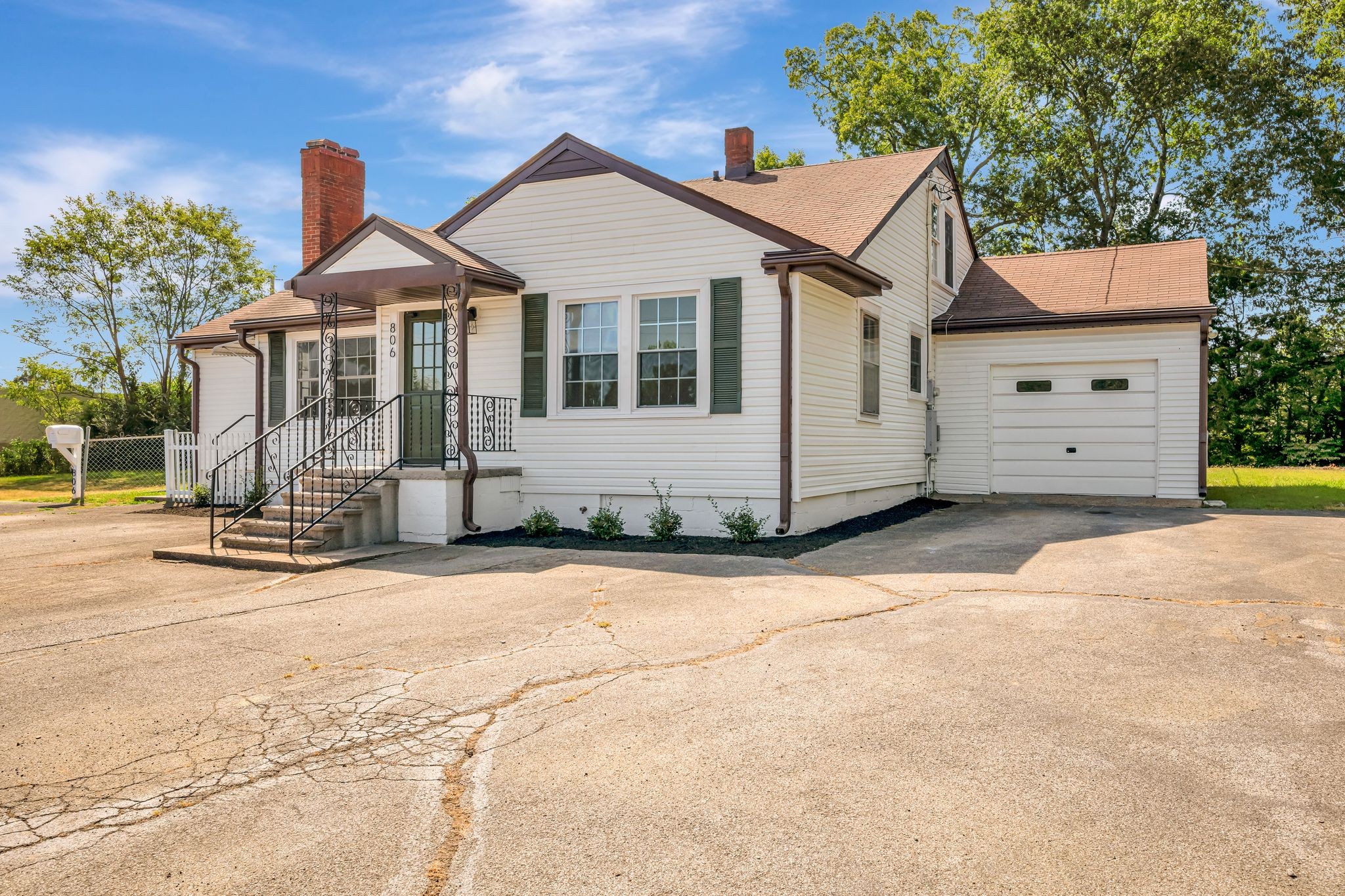 806 Highway 70, E