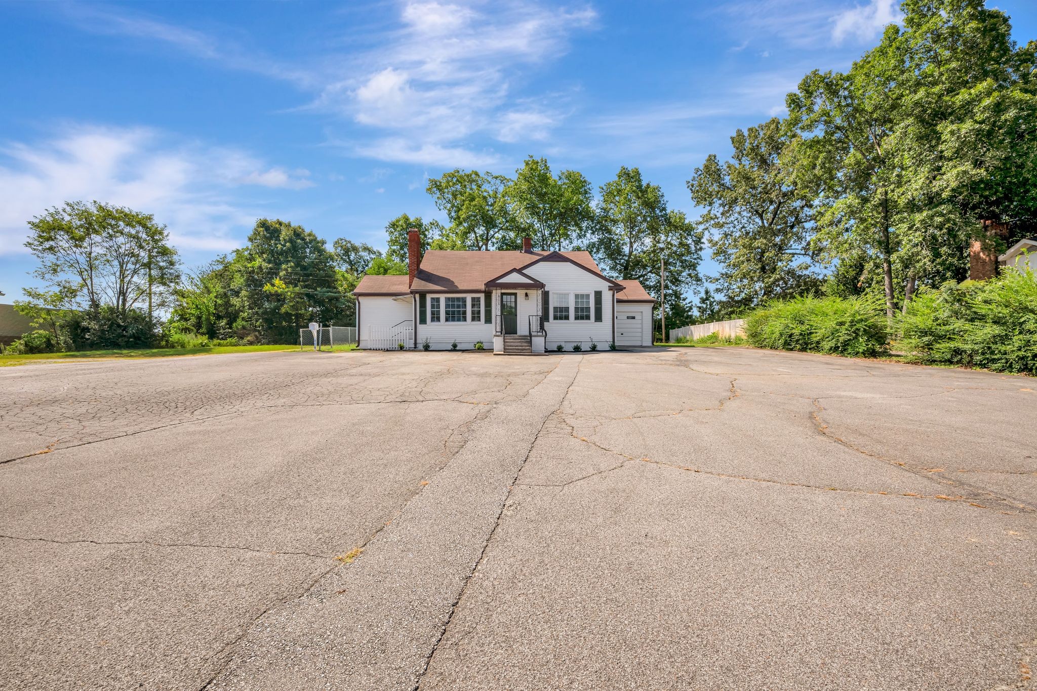 806 Highway 70, E