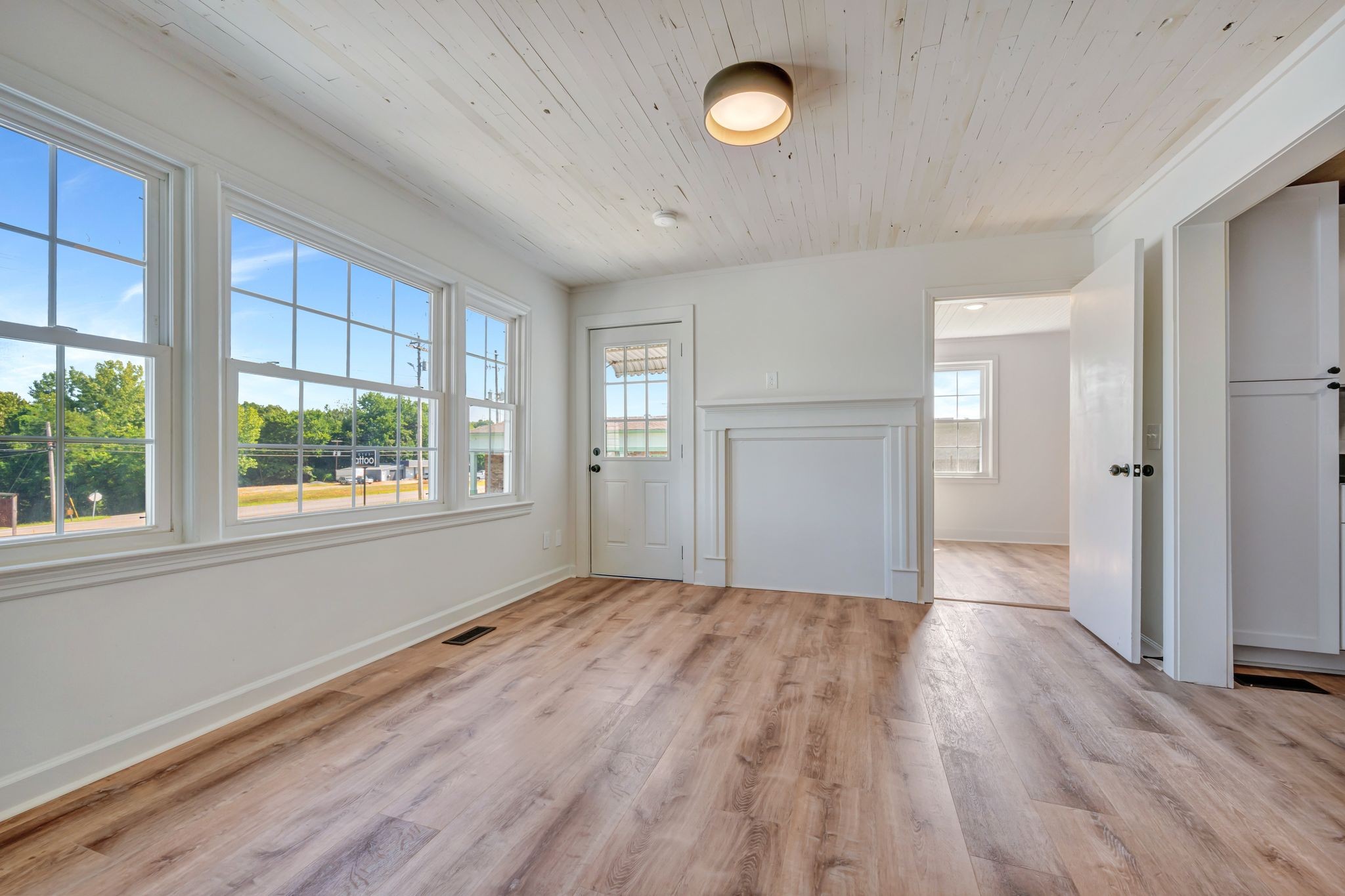 806 Highway 70, E