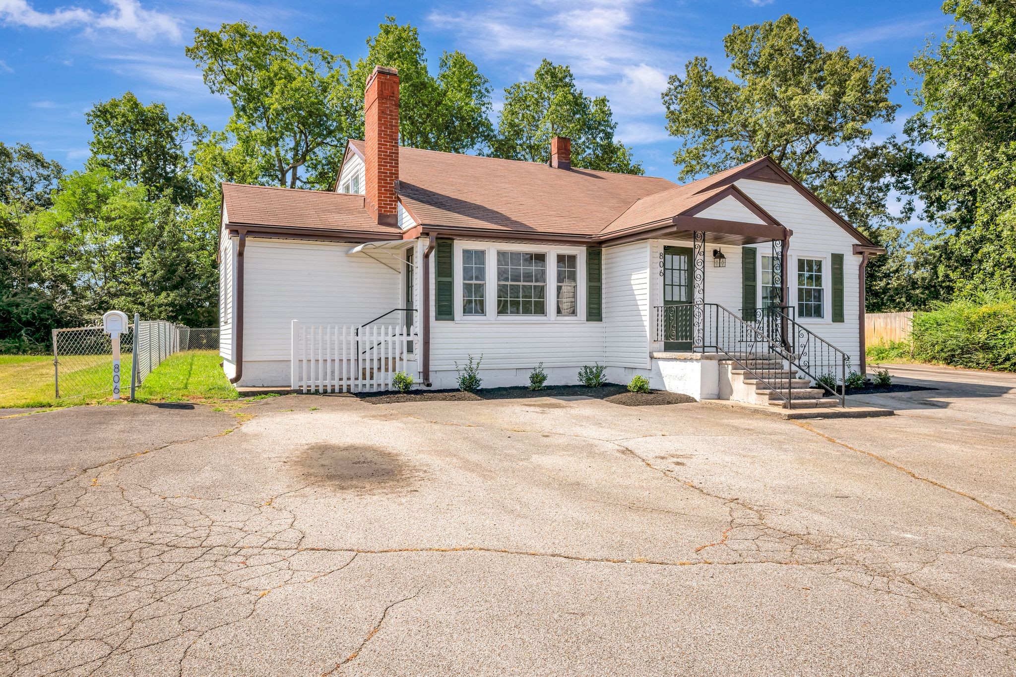 806 Highway 70, E