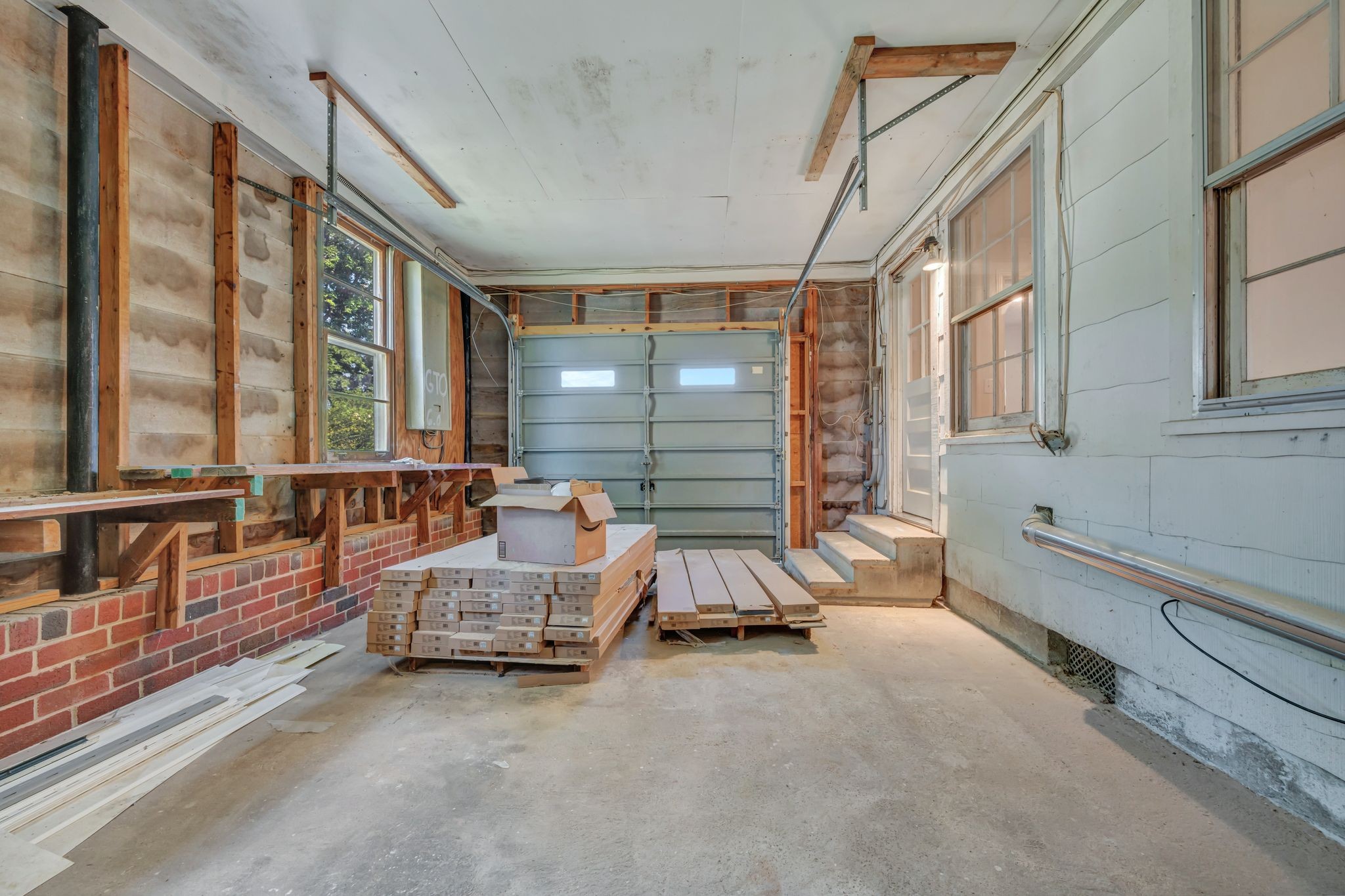 806 Highway 70, E