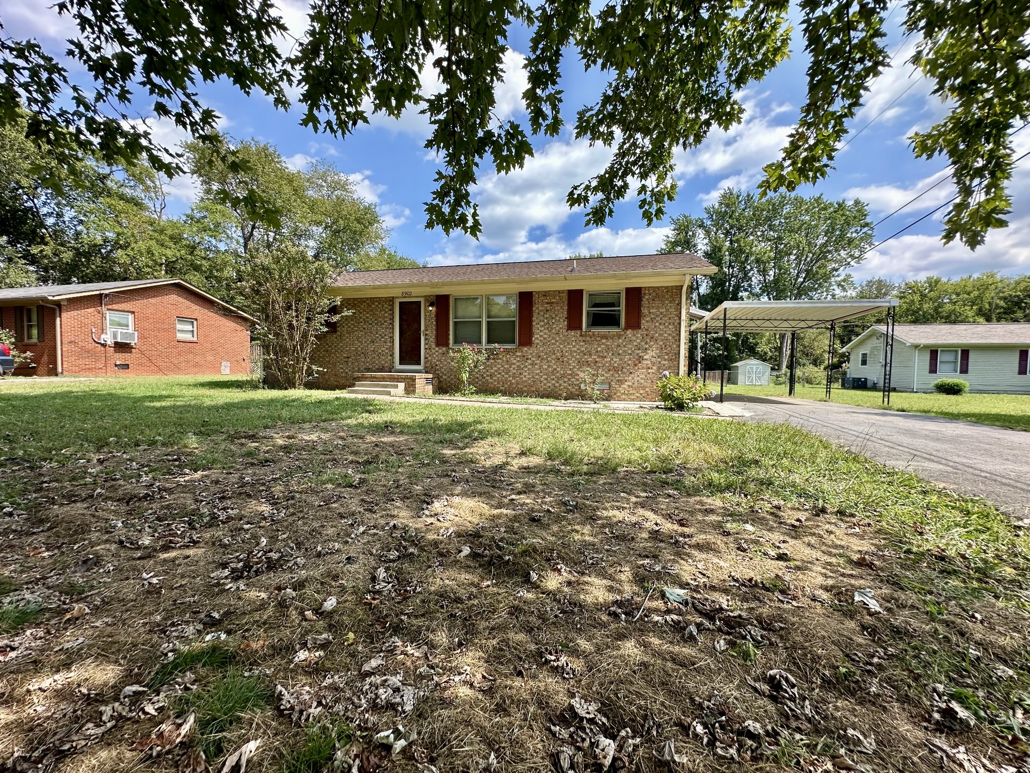 8902 Burleson Ln