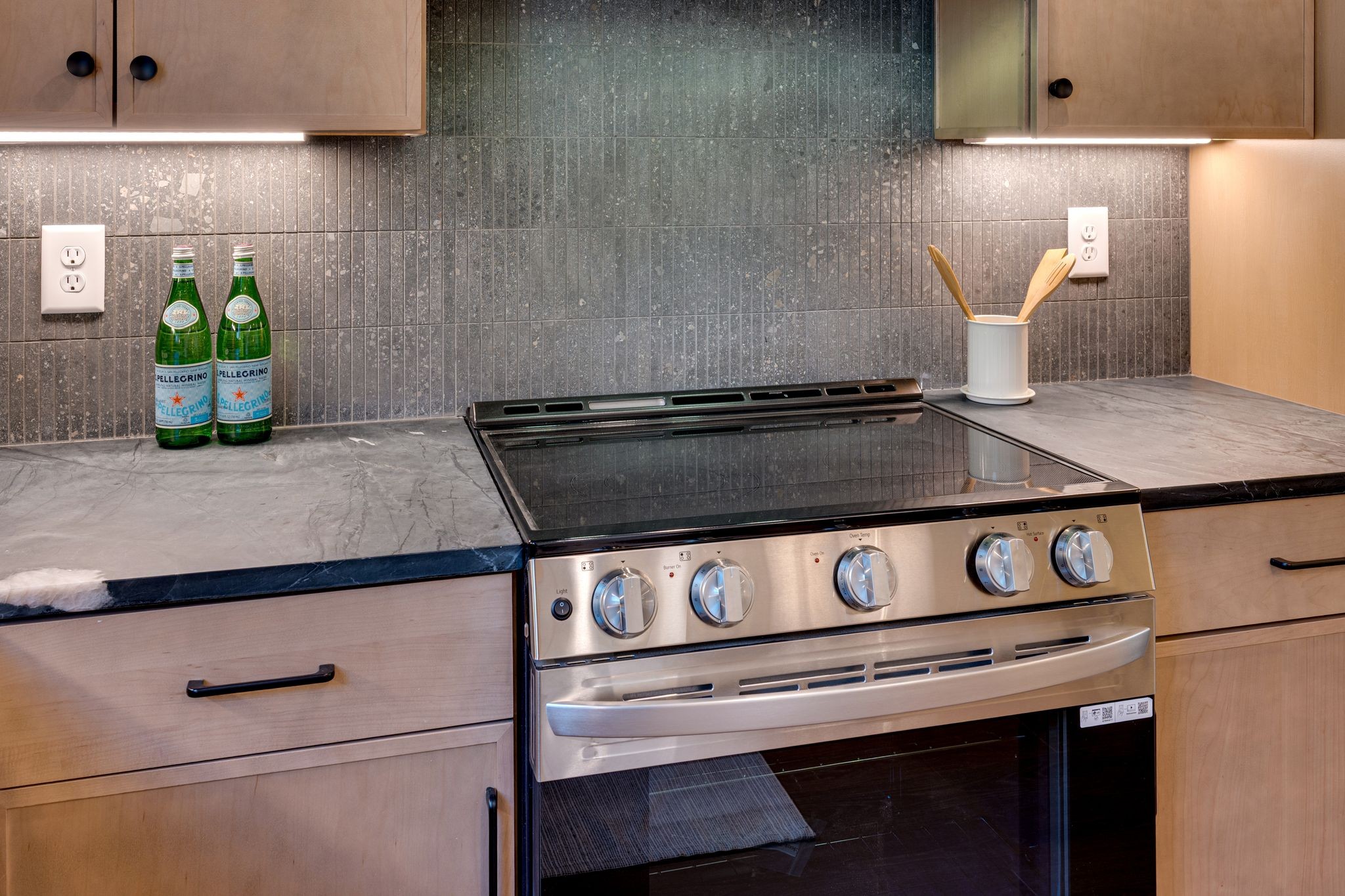 981 Dozier Pl Unit: 2