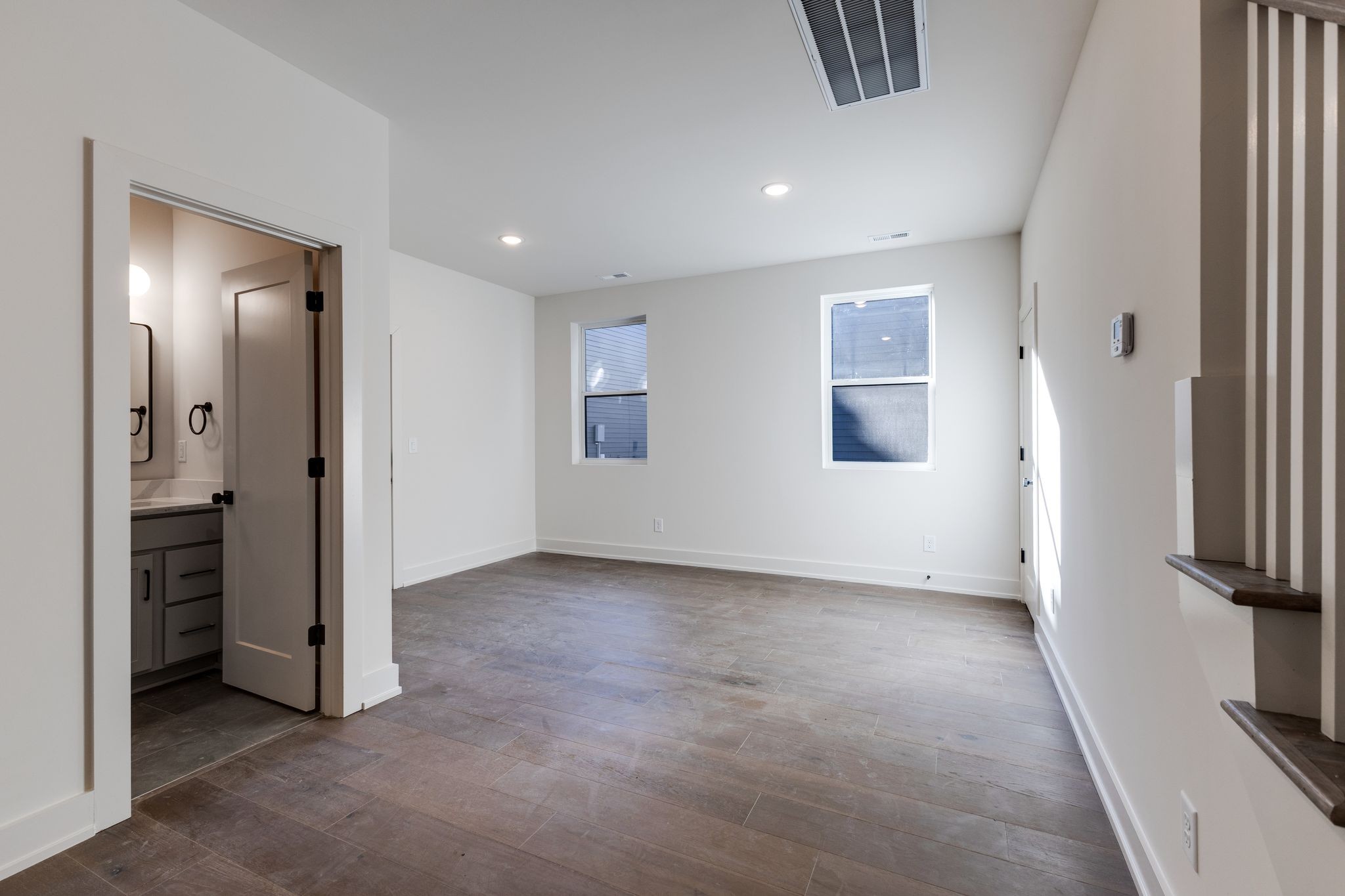 1038 E Trinity Ln Unit: 7