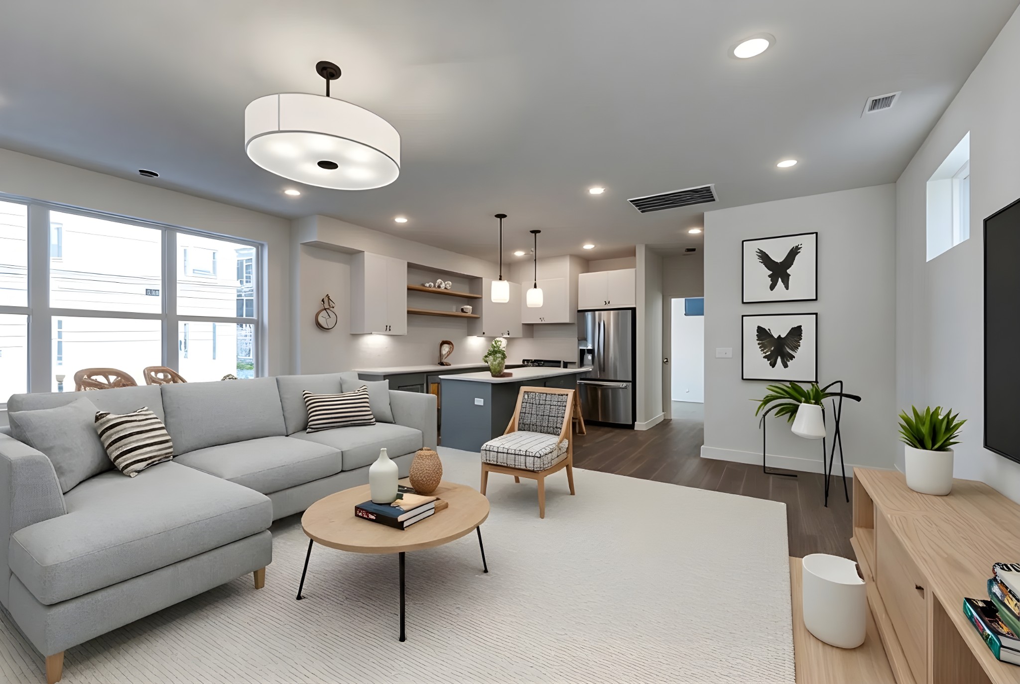 1038 E Trinity Ln Unit: 7