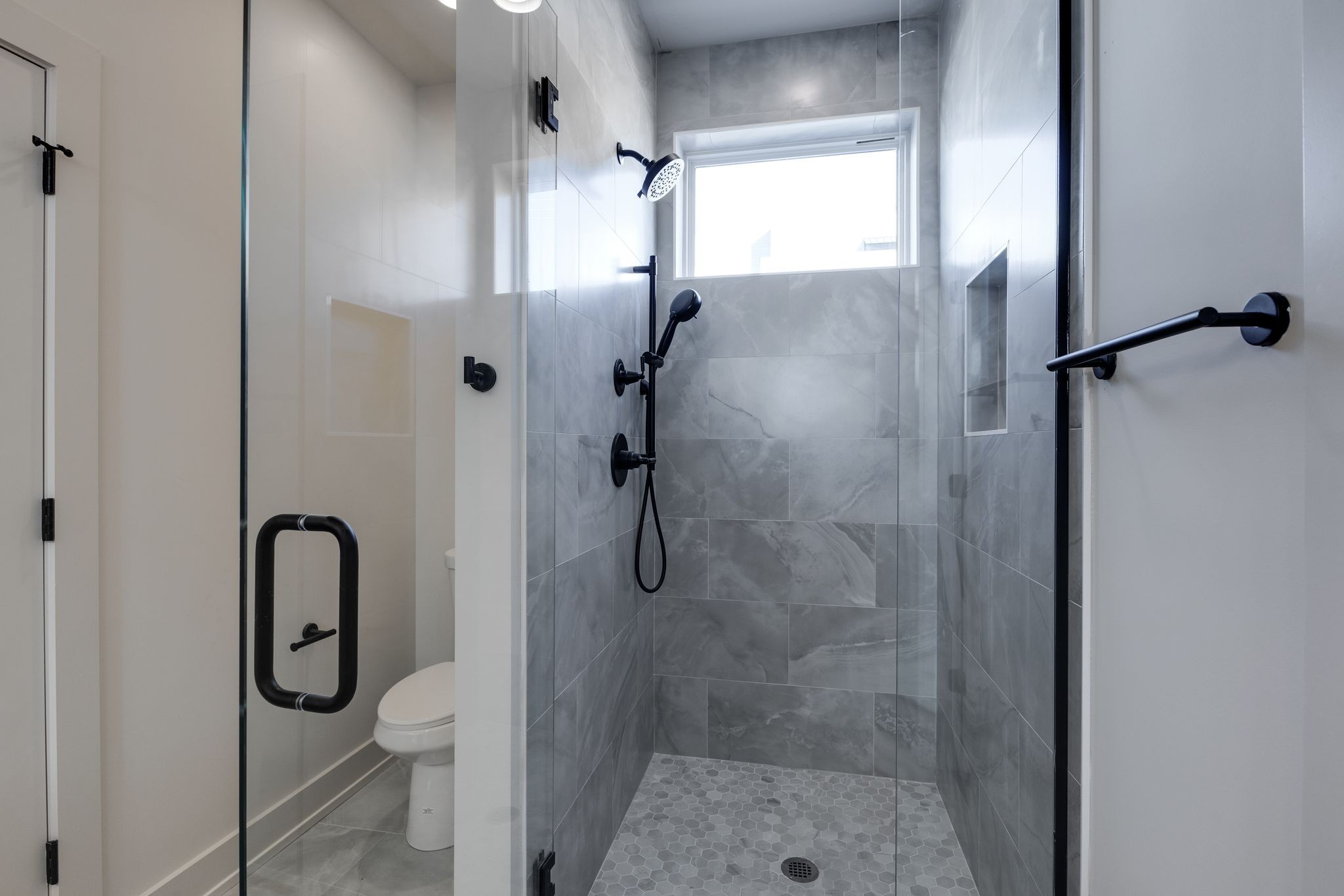 1038 E Trinity Ln Unit: 7