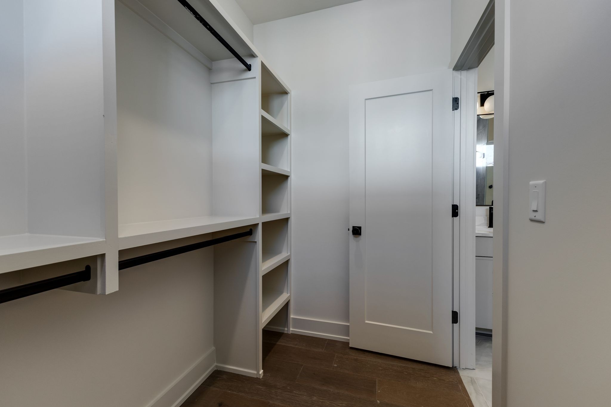 1038 E Trinity Ln Unit: 7