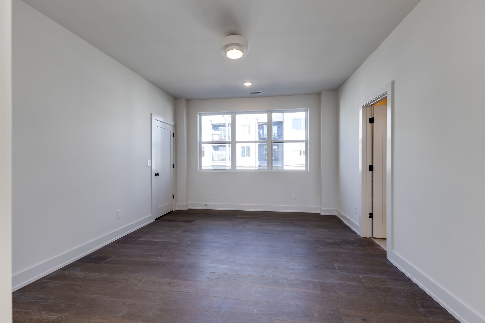 1038 E Trinity Ln Unit: 7