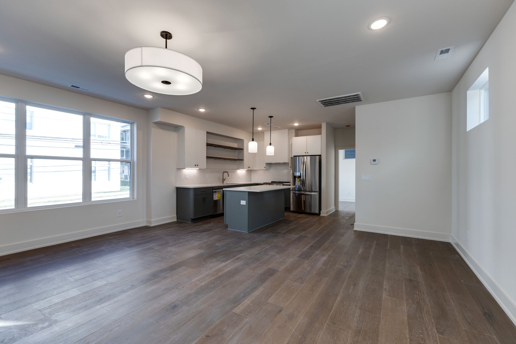 1038 E Trinity Ln Unit: 7