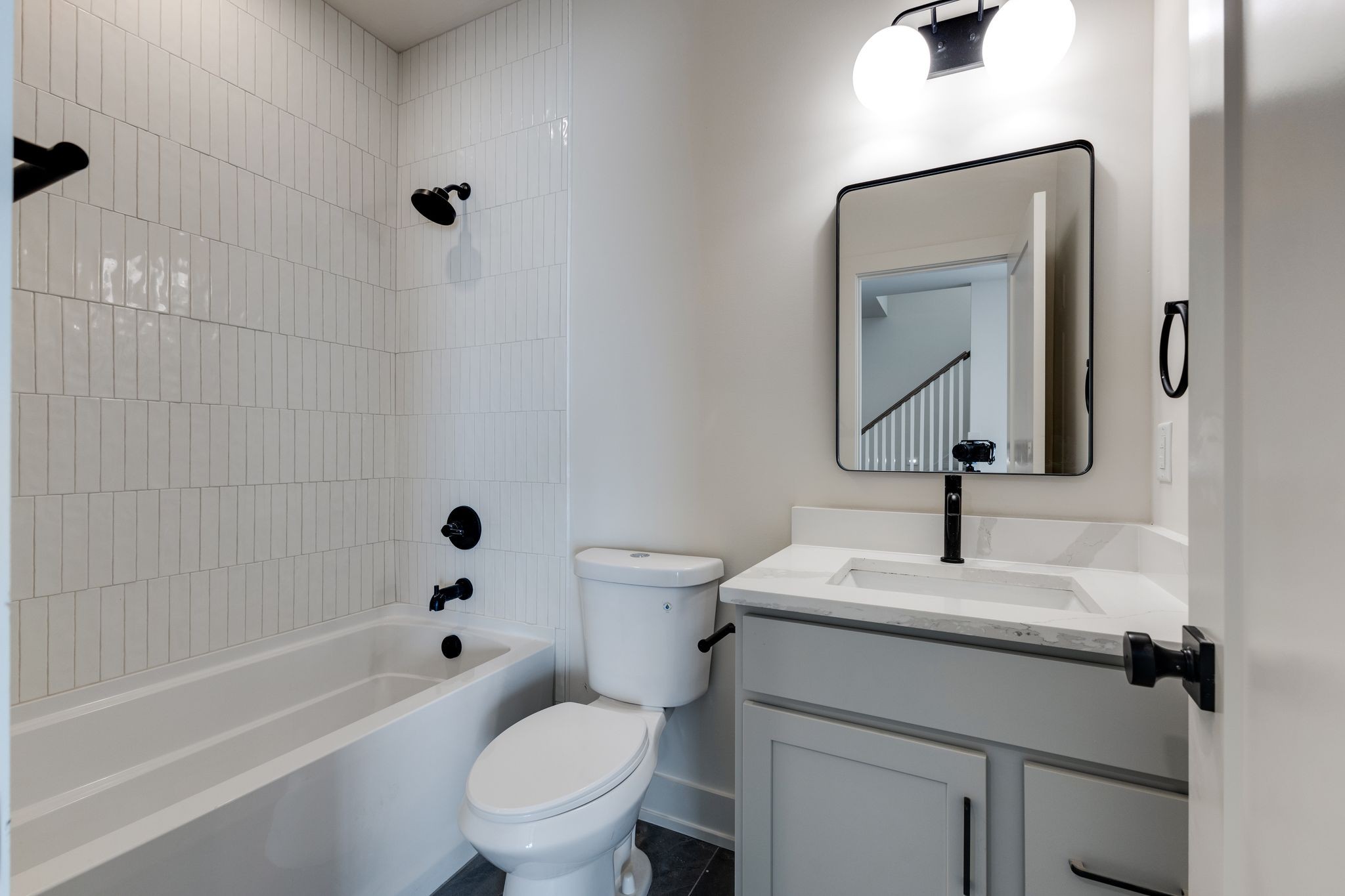 1038 E Trinity Ln Unit: 7