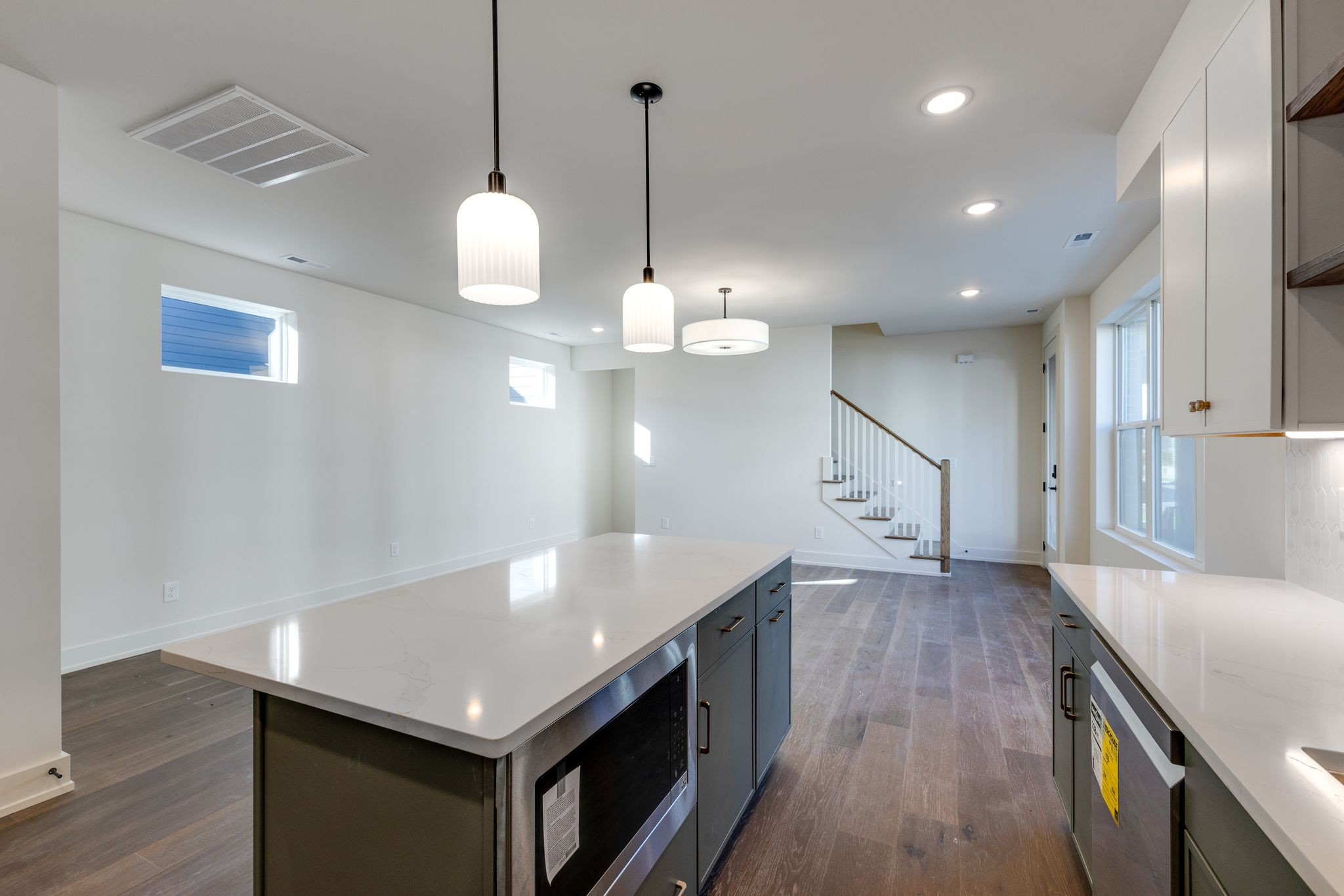 1038 E Trinity Ln Unit: 7