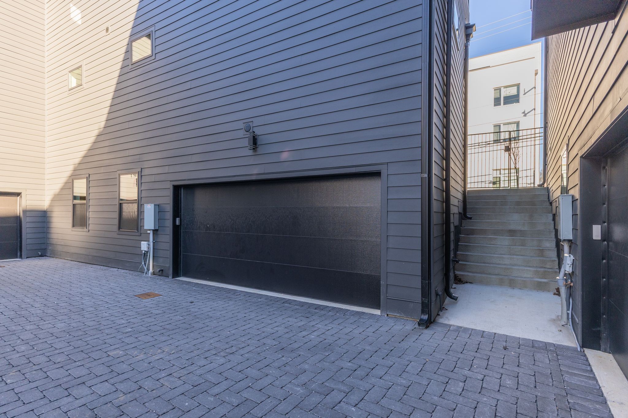 1038 E Trinity Ln Unit: 7