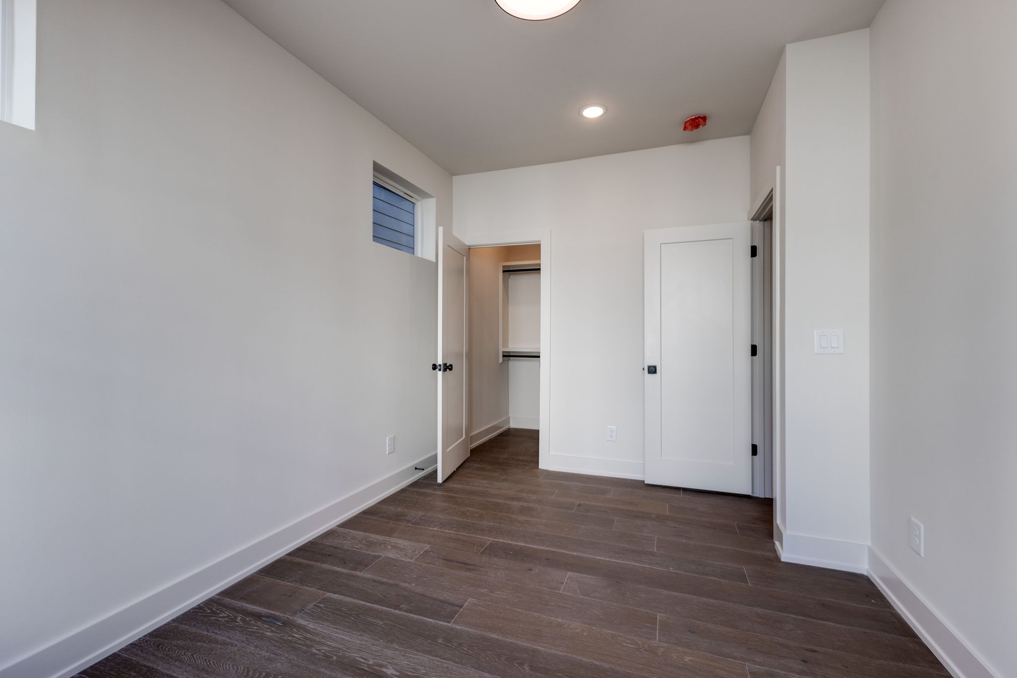 1038 E Trinity Ln Unit: 7