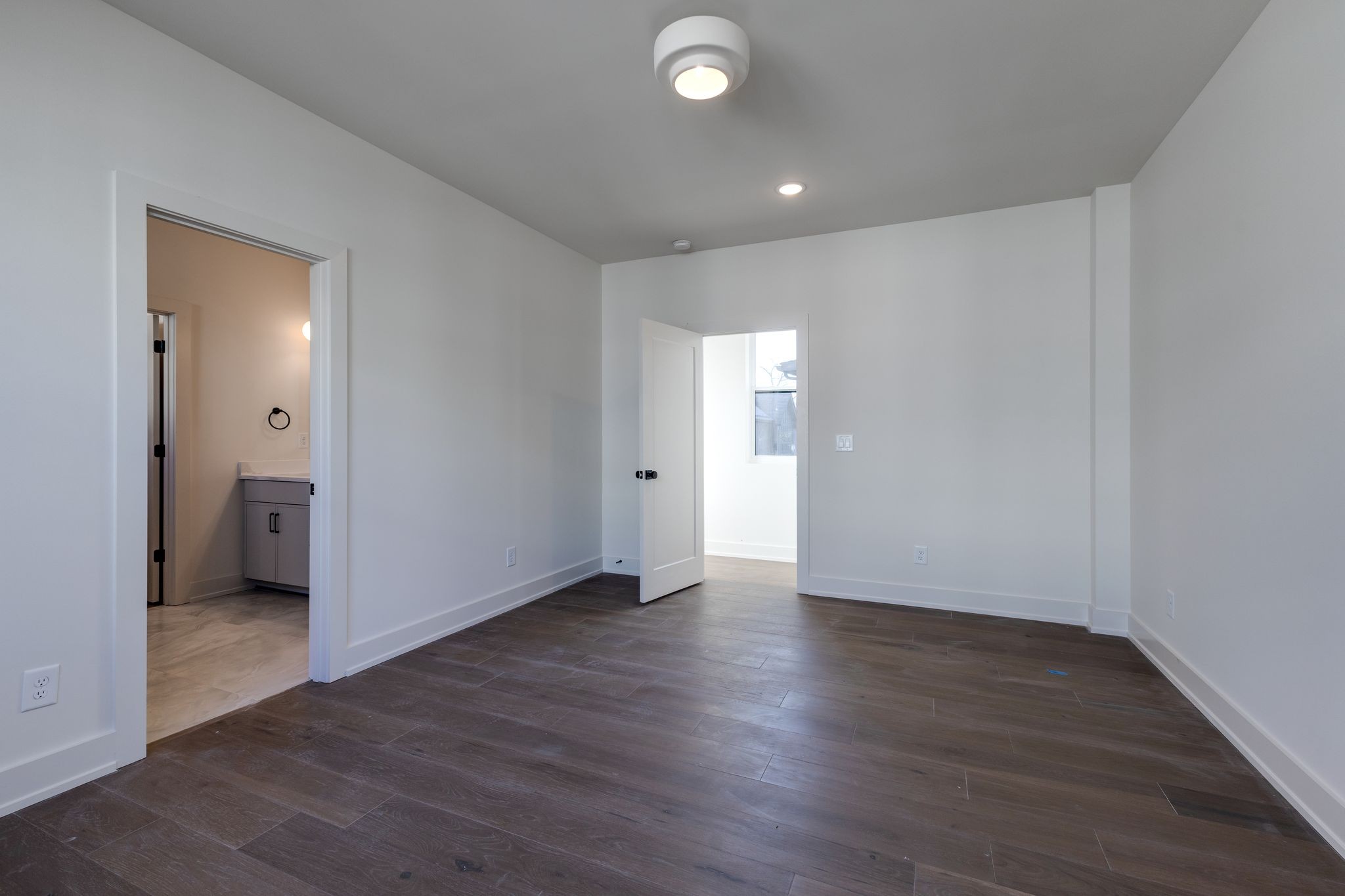 1038 E Trinity Ln Unit: 7