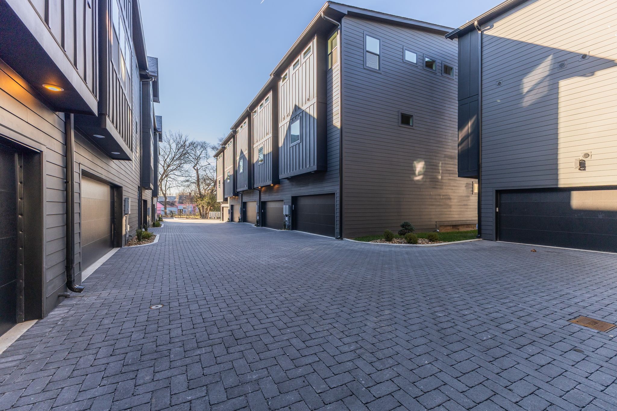 1038 E Trinity Ln Unit: 7