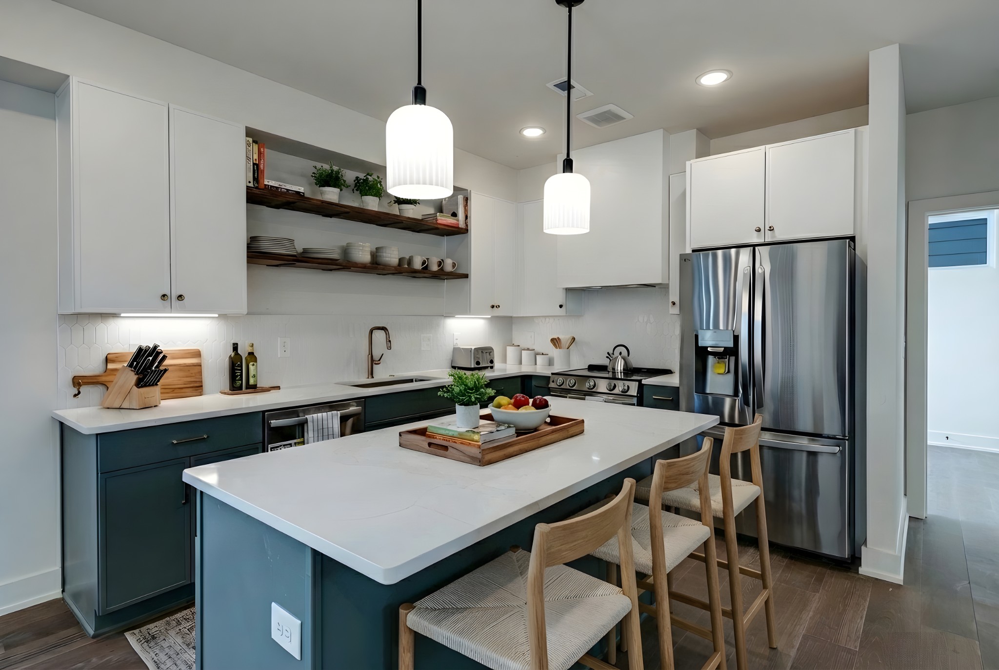 1038 E Trinity Ln Unit: 7