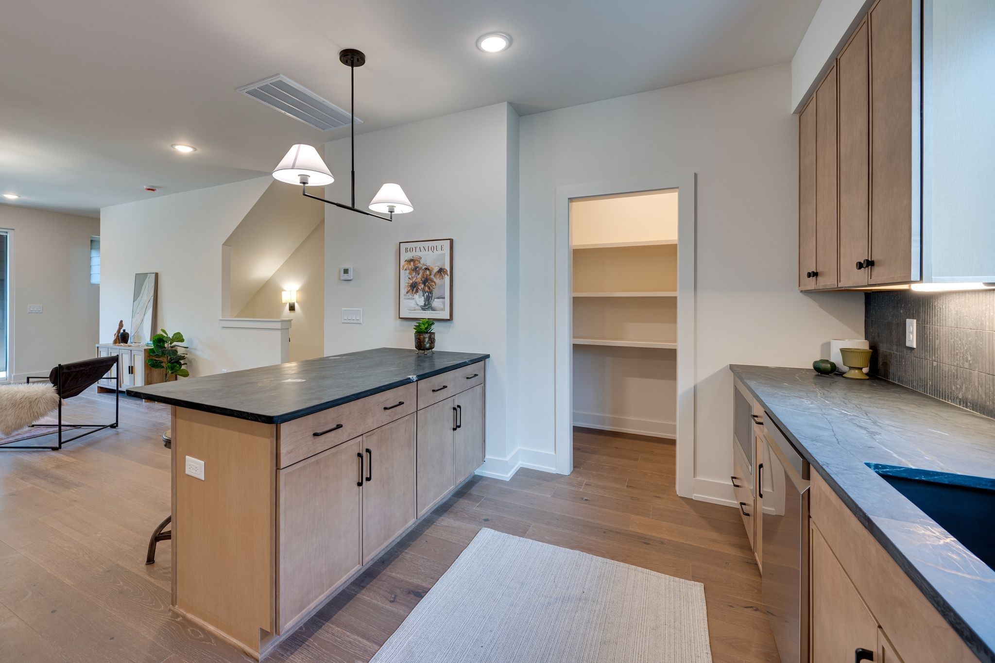 977 Dozier Pl Unit: 3