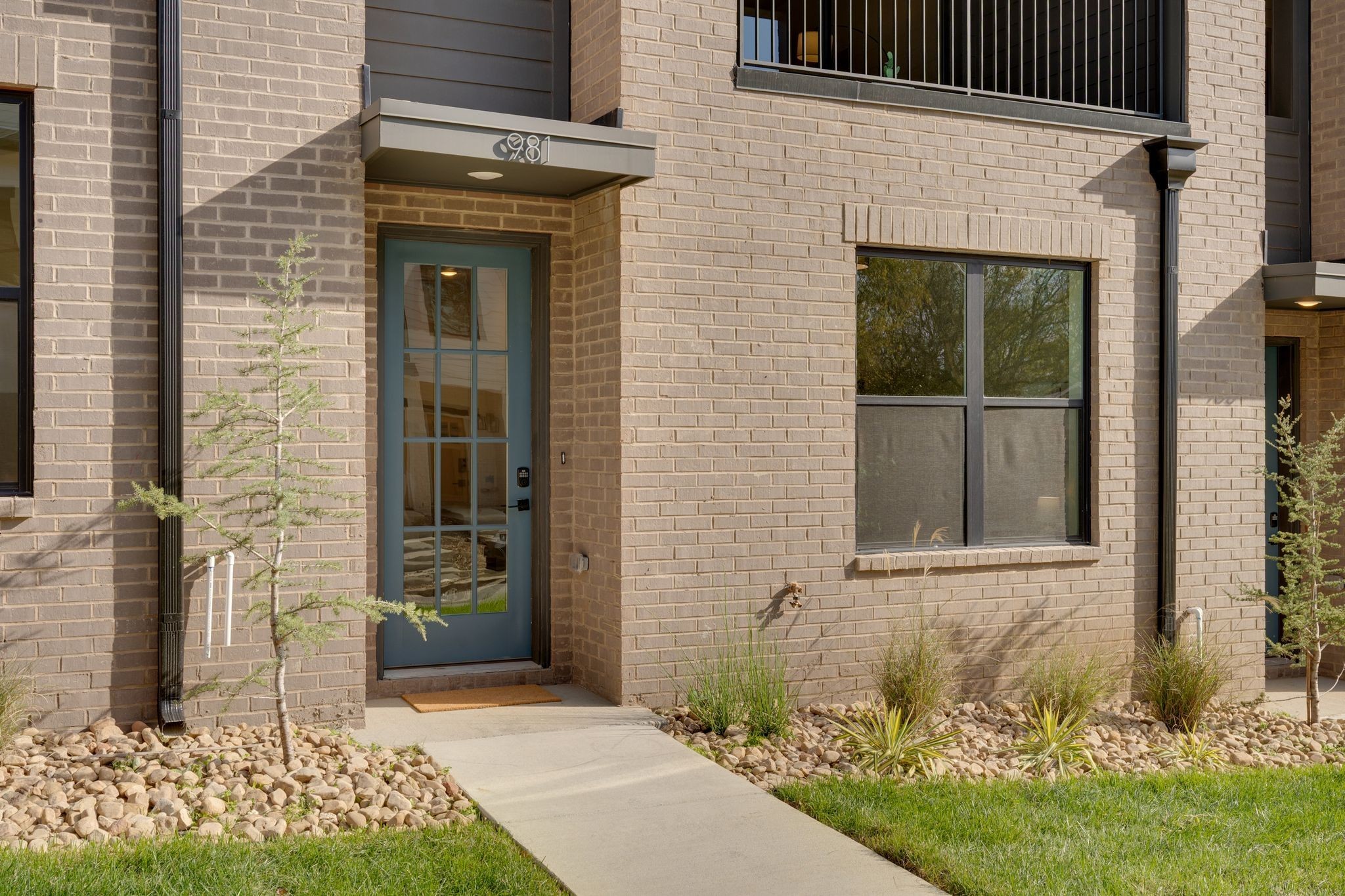 981 Dozier Pl Unit: 2