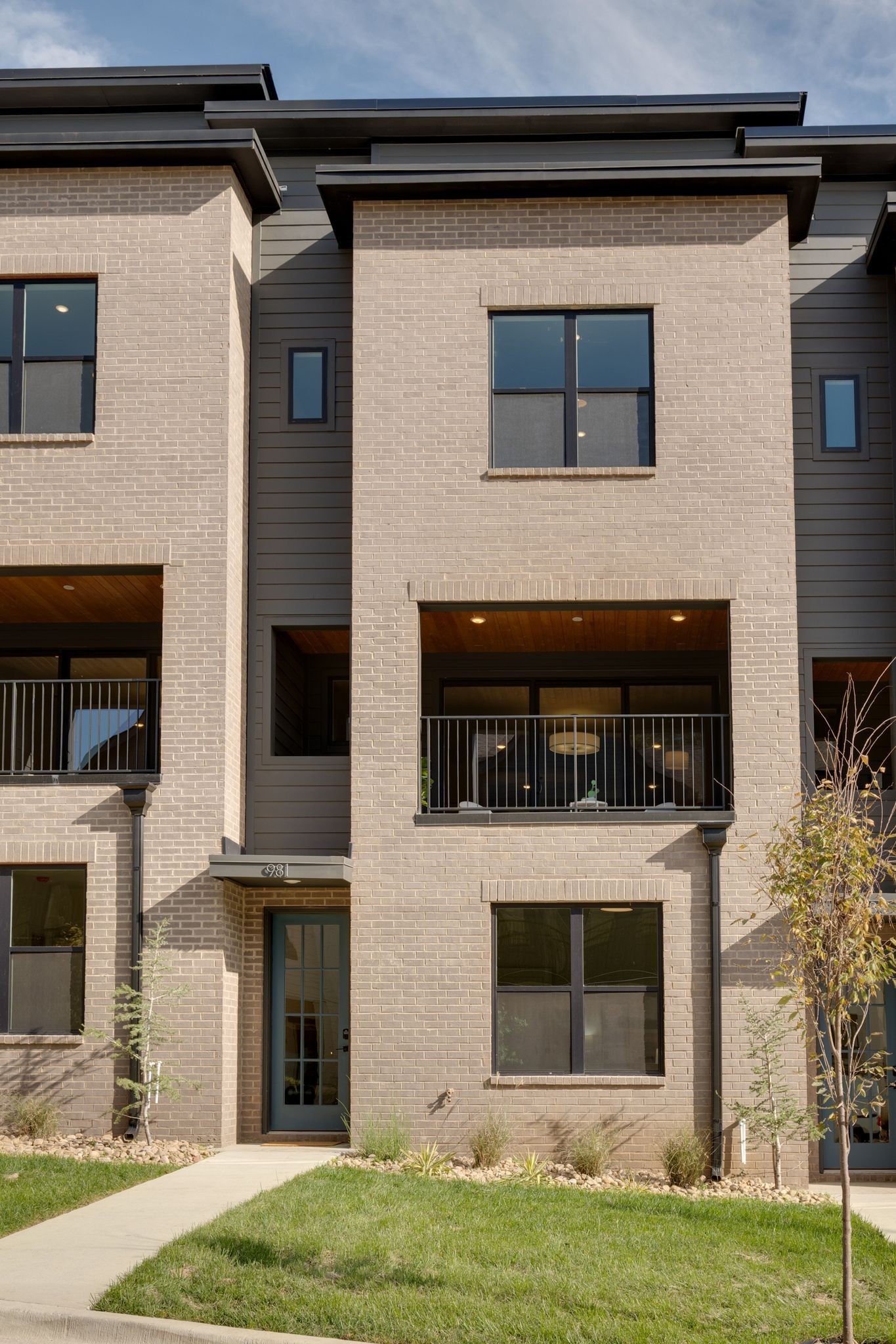 981 Dozier Pl Unit: 2