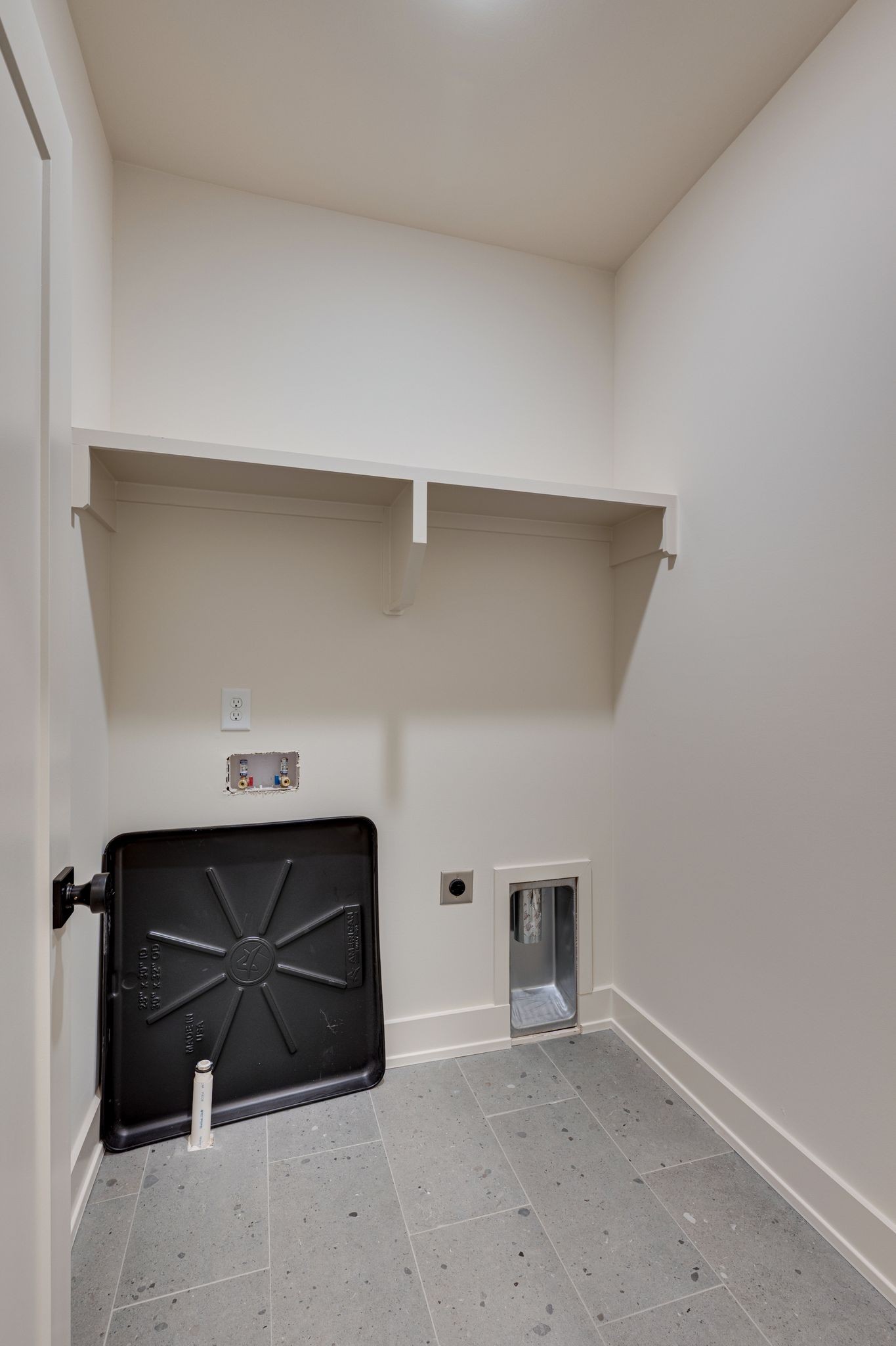 975 Dozier Pl Unit: 4*