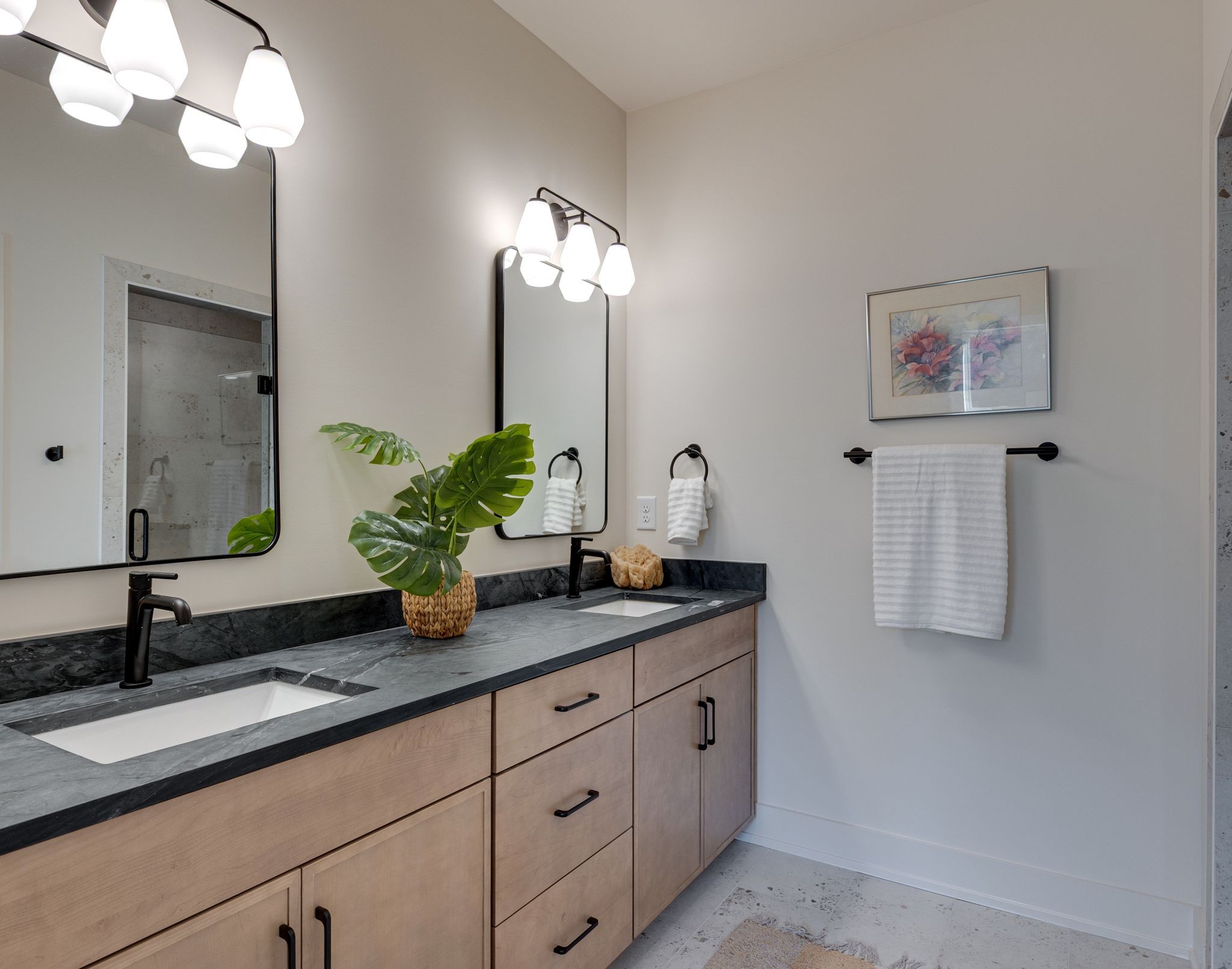 975 Dozier Pl Unit: 4*