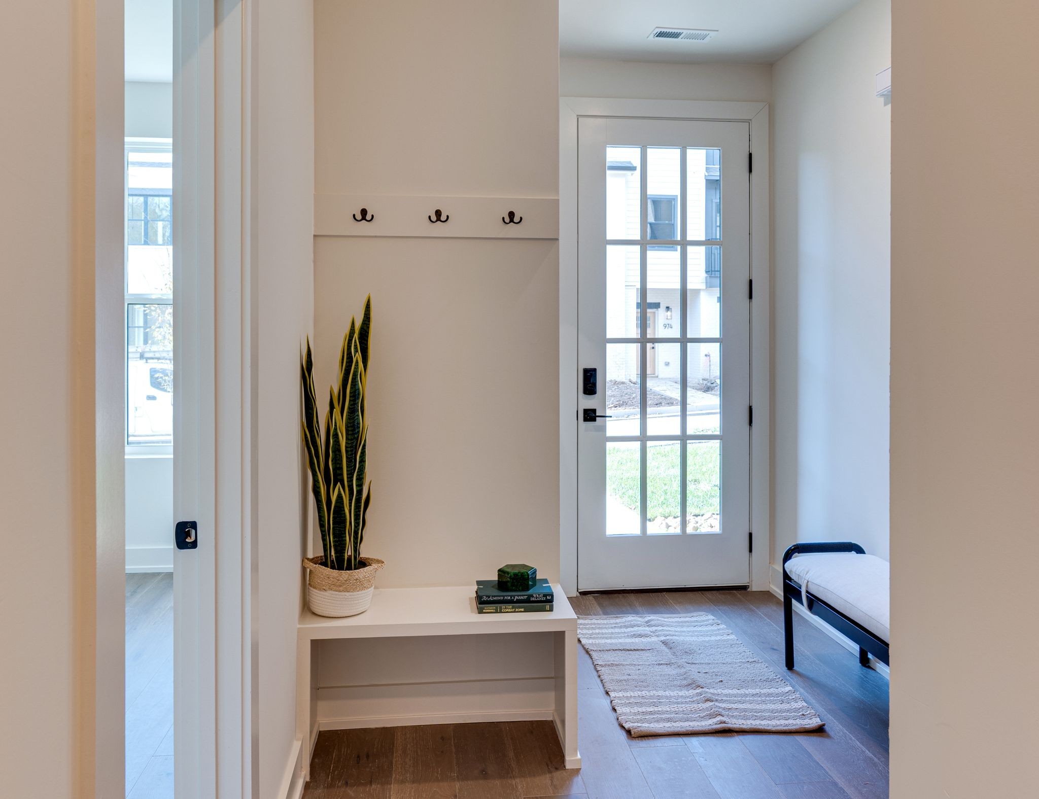975 Dozier Pl Unit: 4*